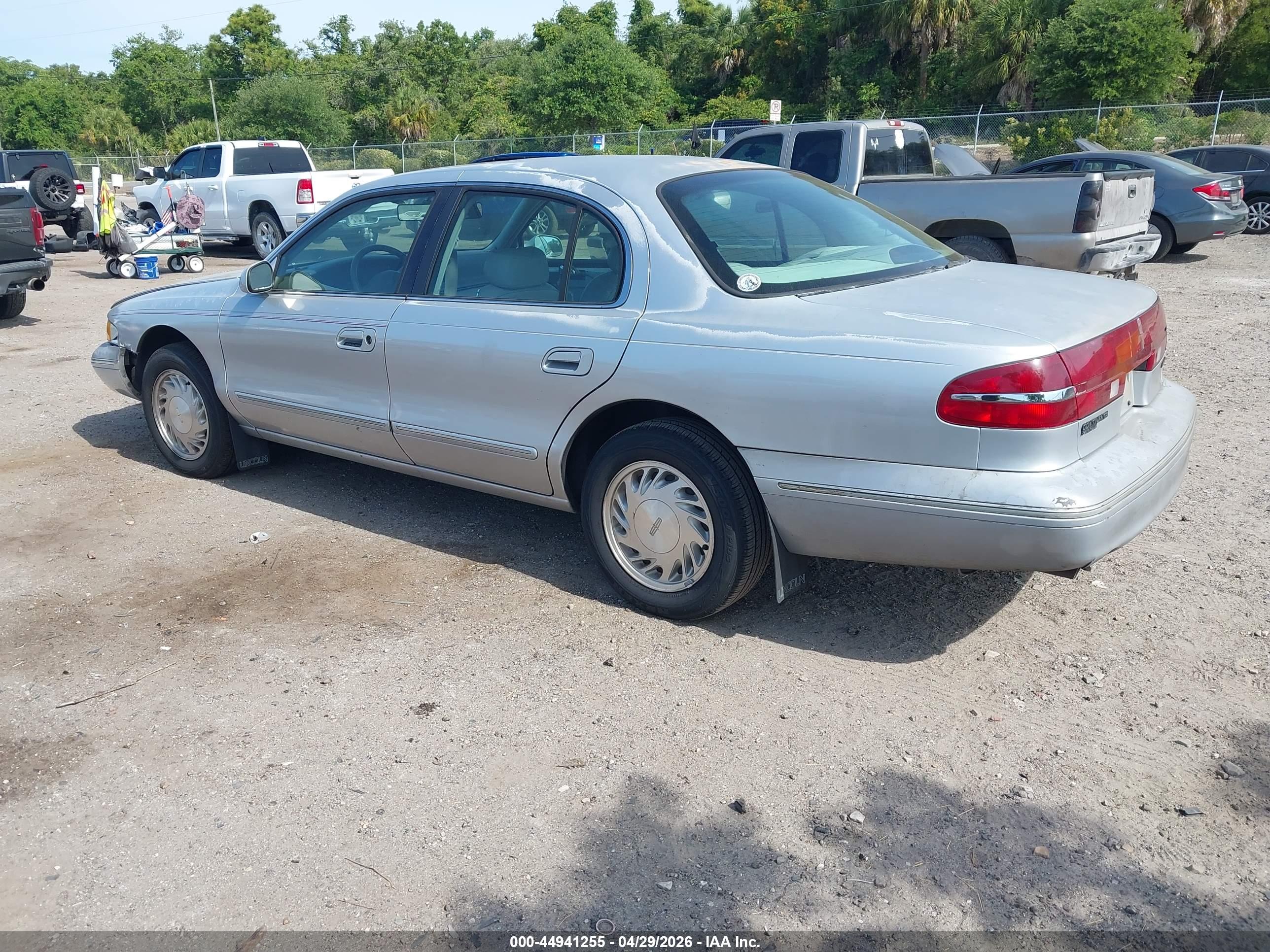 LINCOLN CONTINENTAL image 3