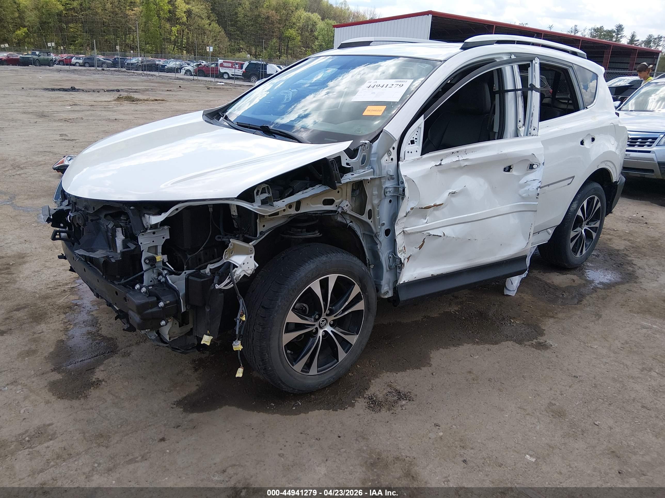 TOYOTA RAV4 image 2