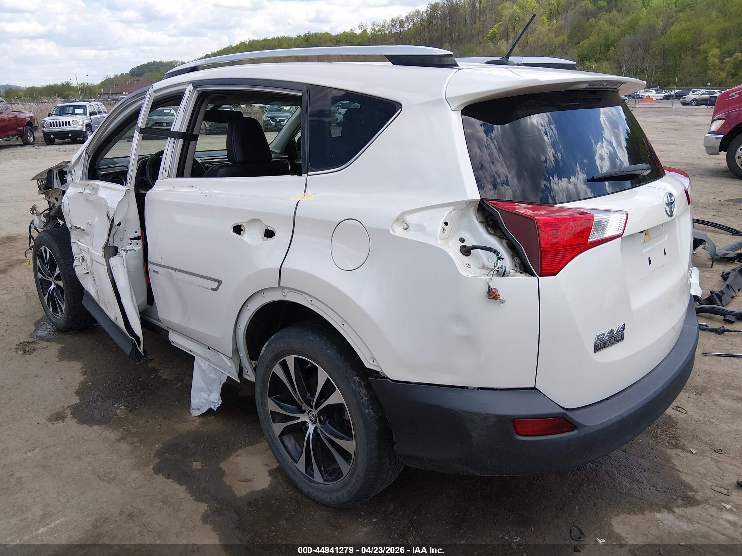 TOYOTA RAV4 image 3