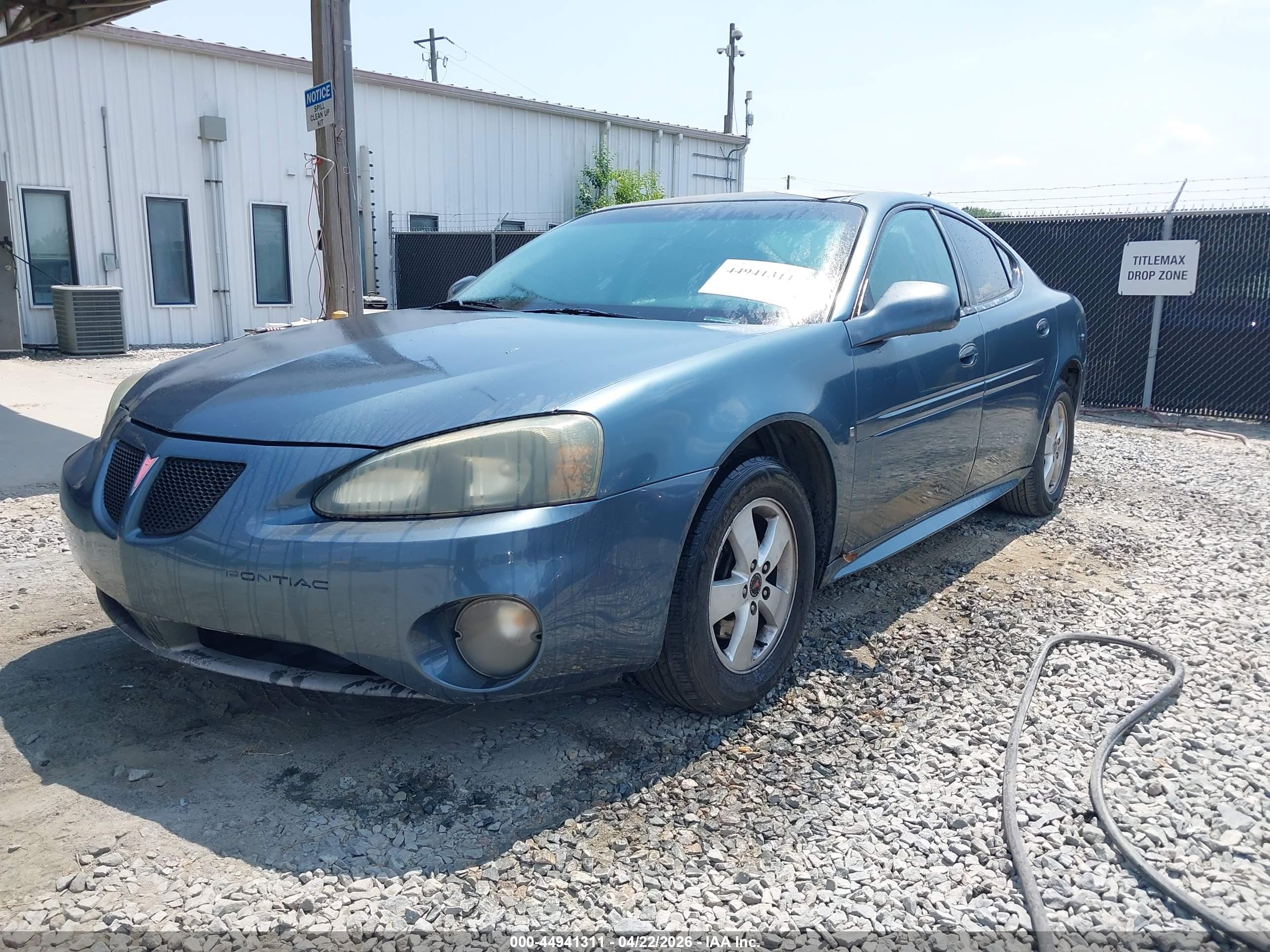 PONTIAC GRAND image 2