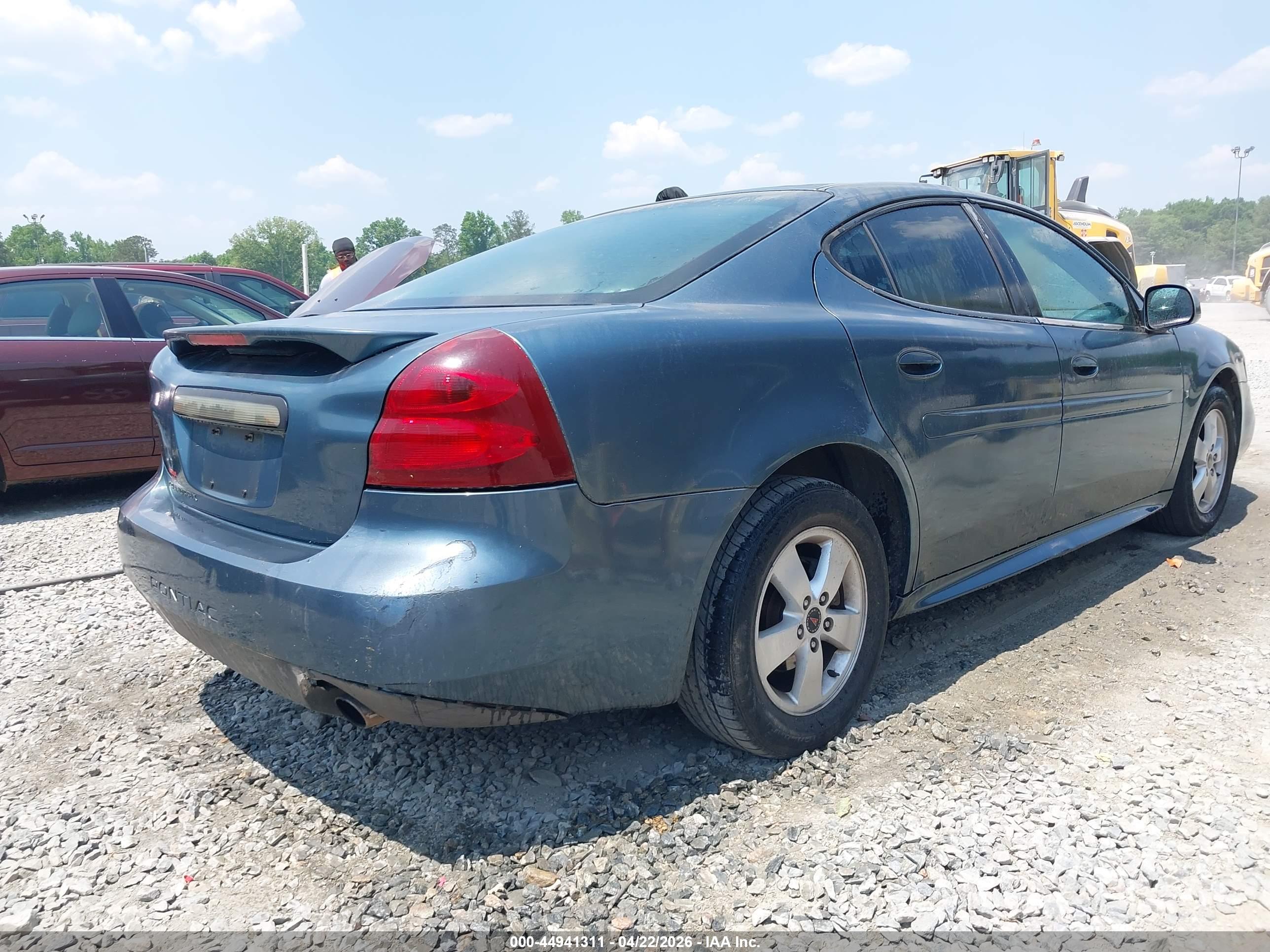 PONTIAC GRAND image 4