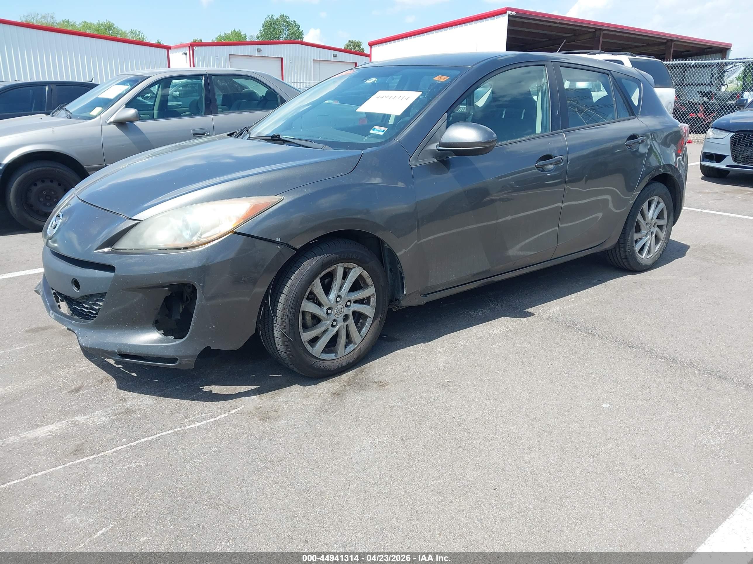 MAZDA MAZDA3 image 2