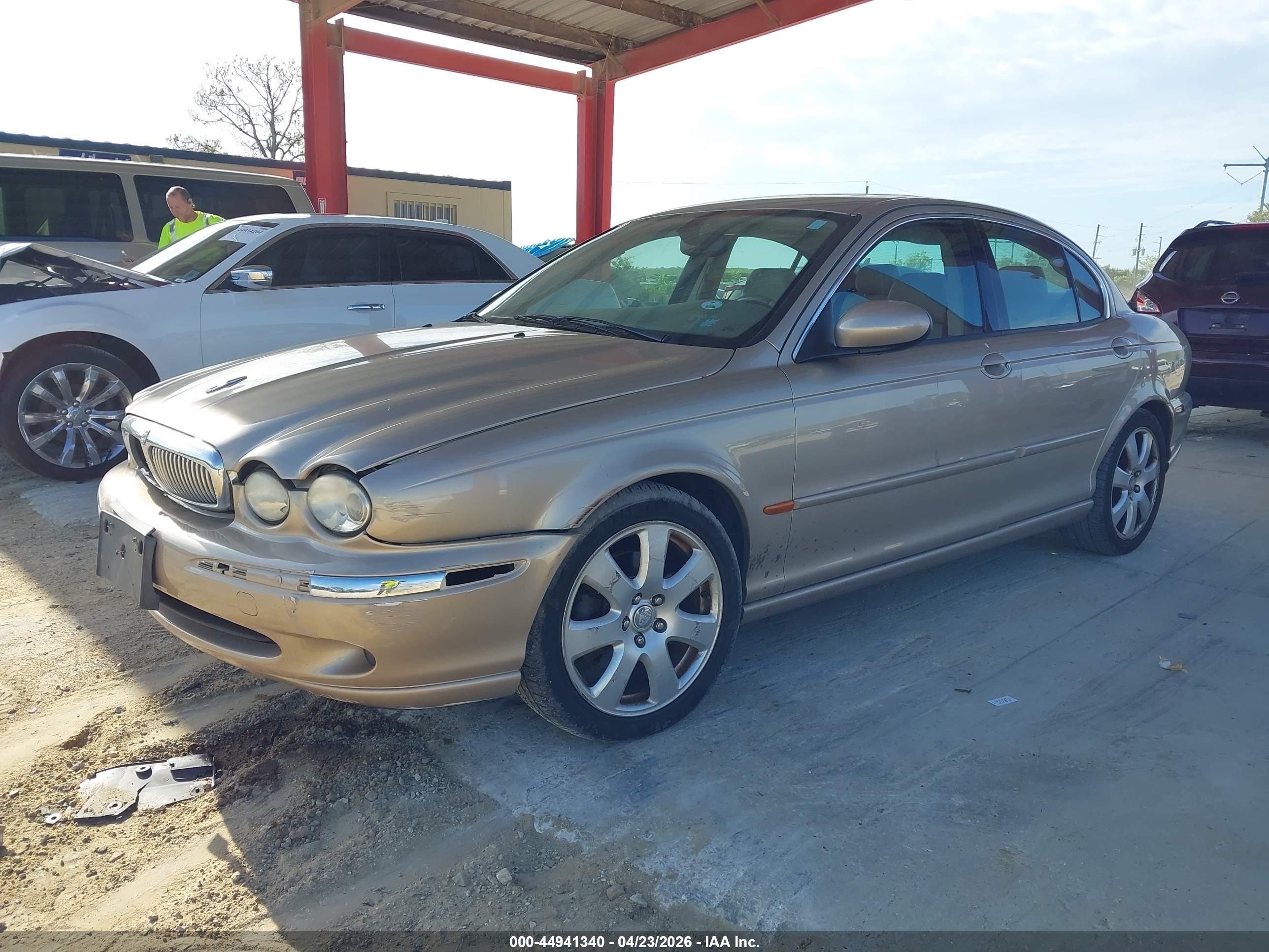 JAGUAR X-TYPE image 2