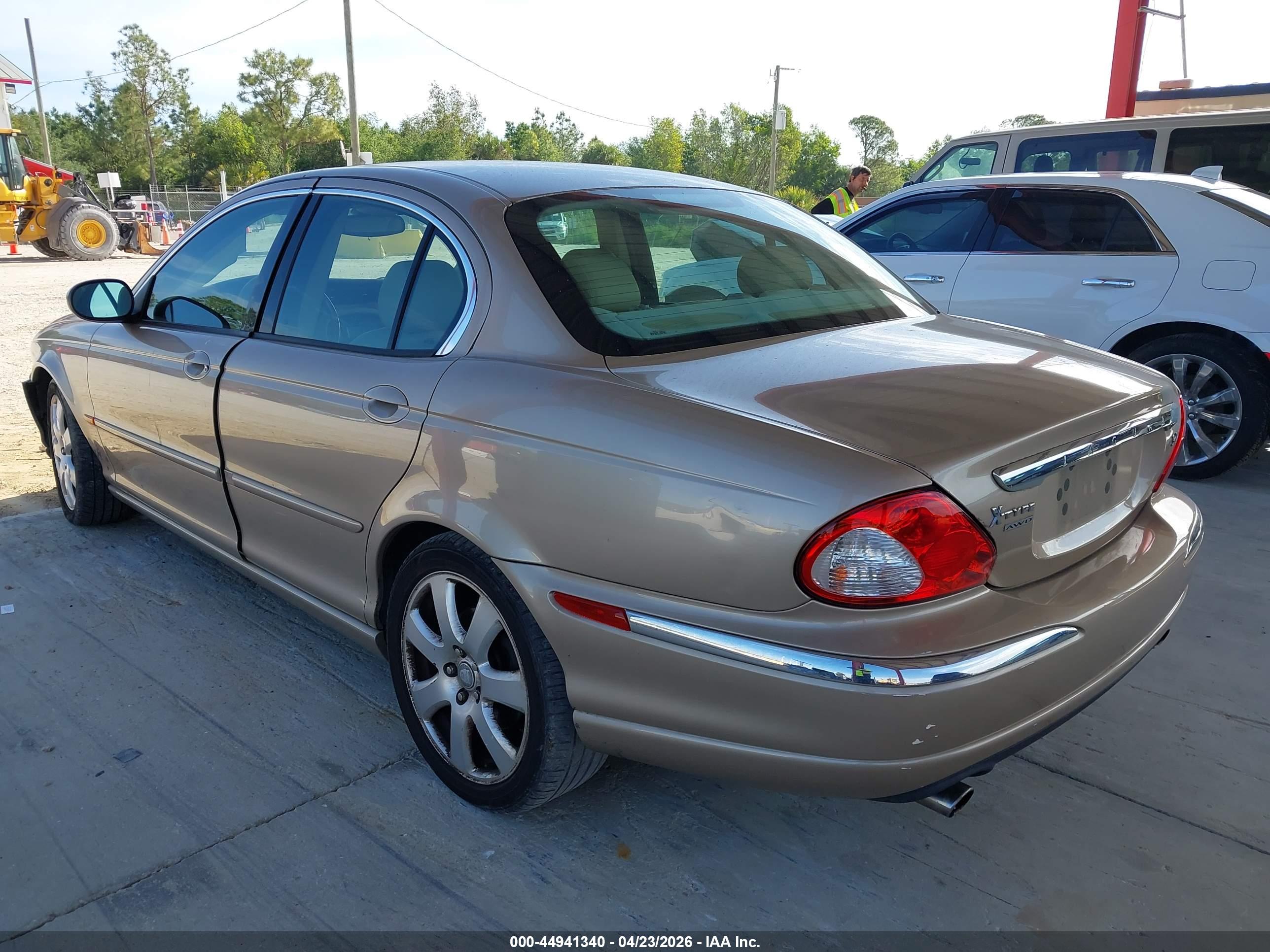 JAGUAR X-TYPE image 3