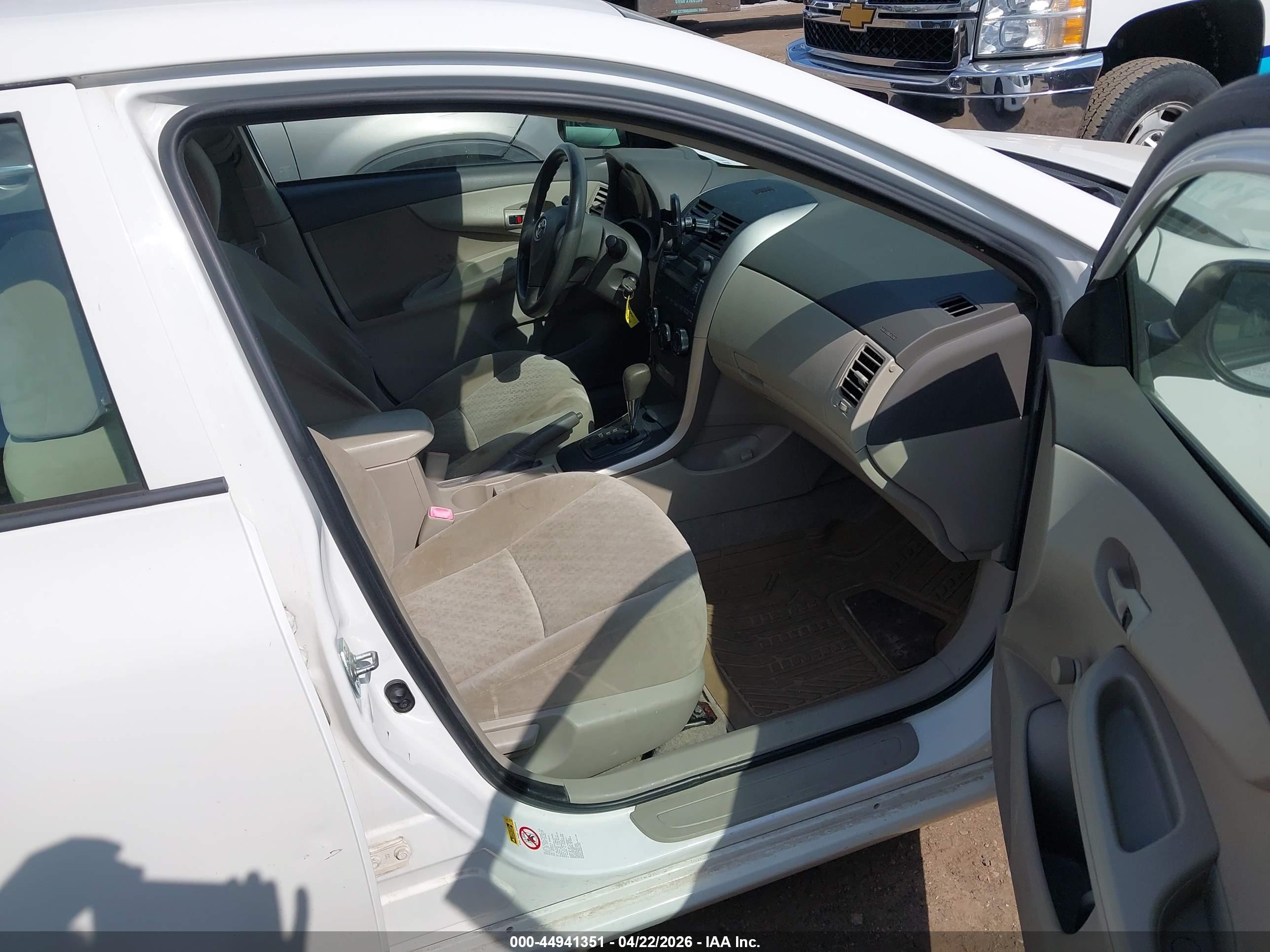 TOYOTA COROLLA image 5