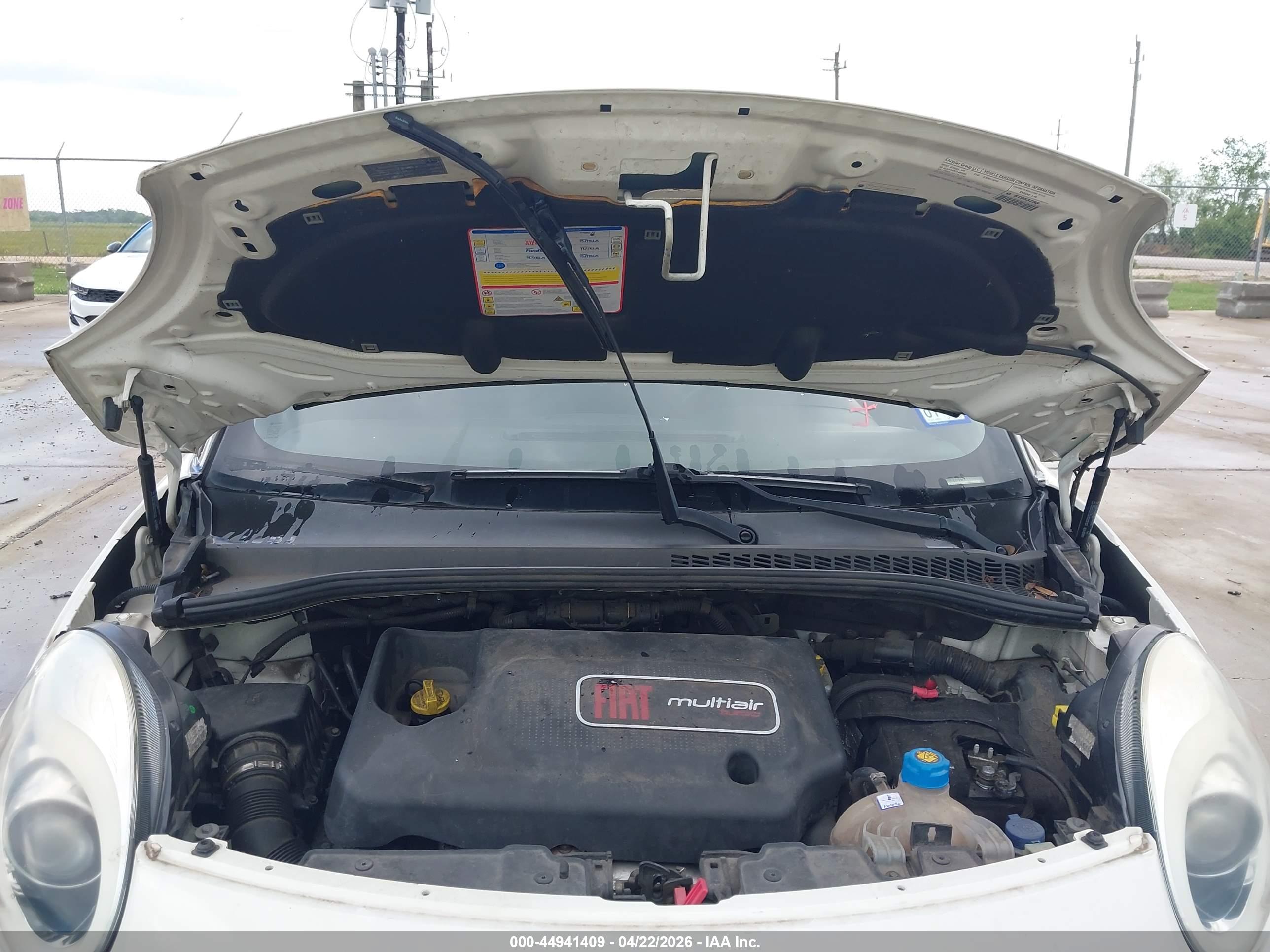 FIAT 500L image 10