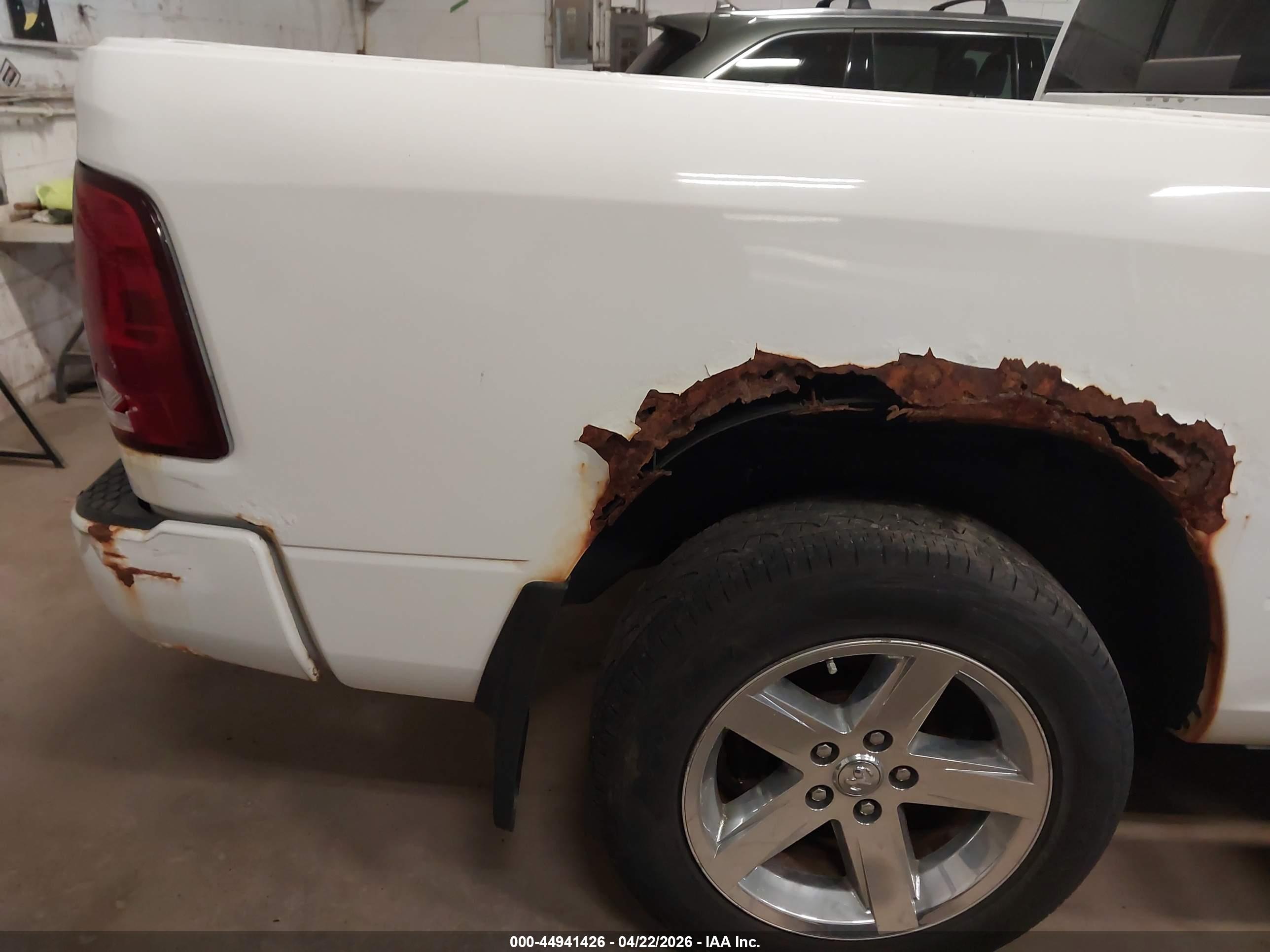 DODGE RAM image 6