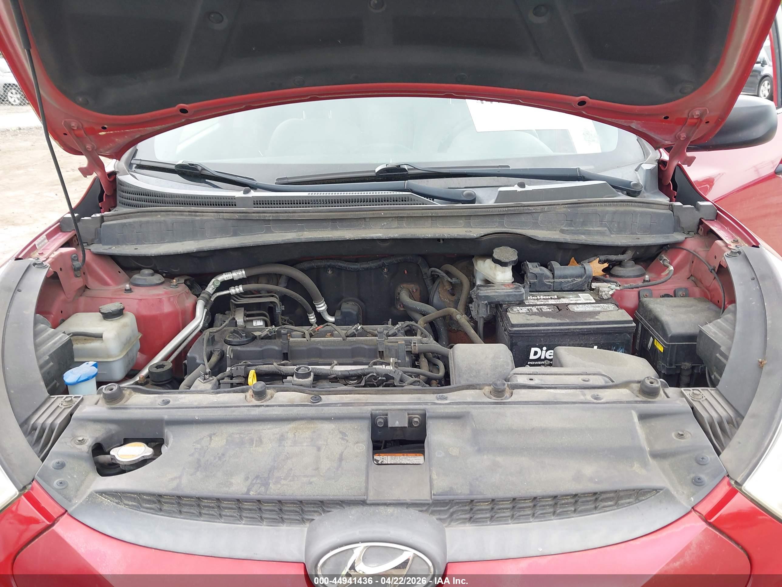 HYUNDAI TUCSON image 10