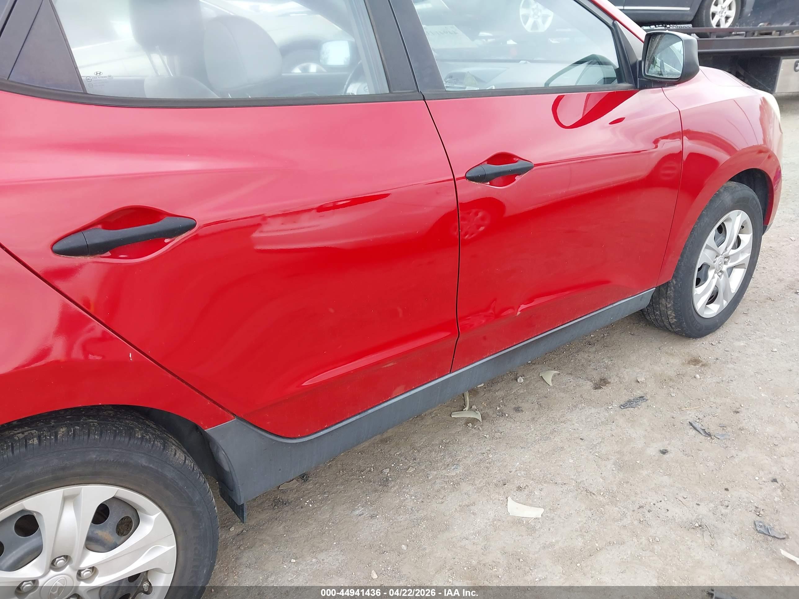 HYUNDAI TUCSON image 6
