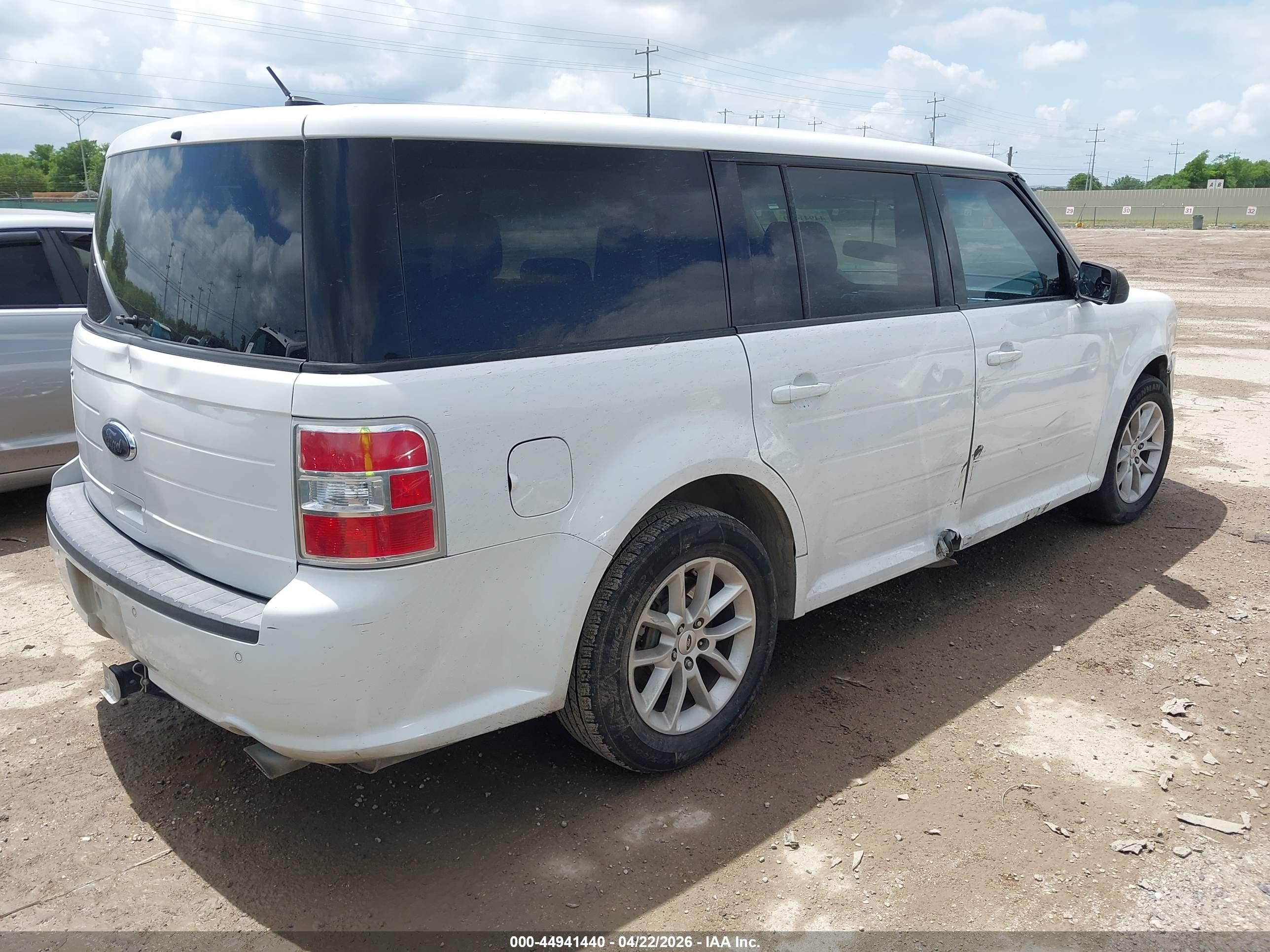 FORD FLEX image 4