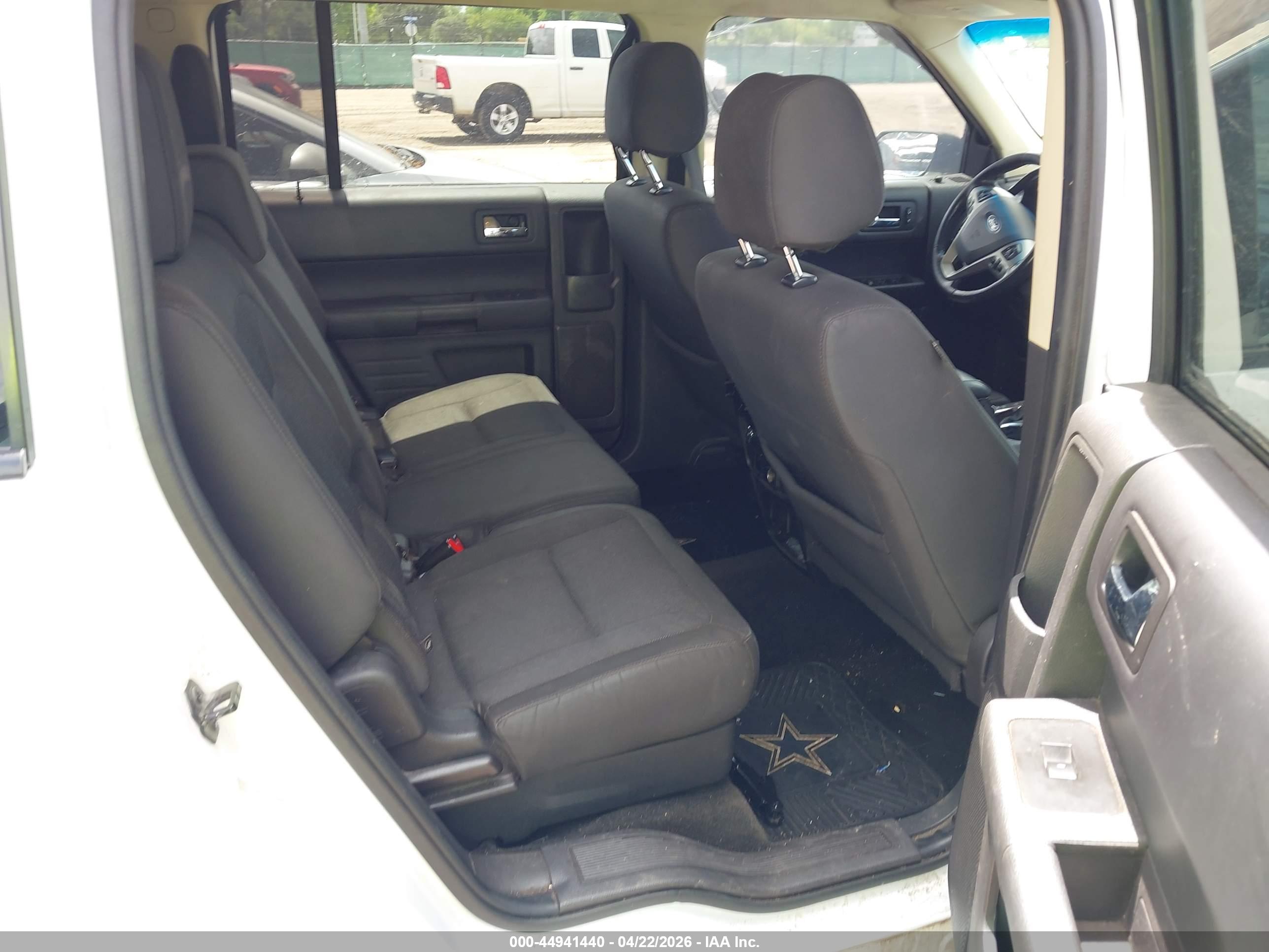 FORD FLEX image 8