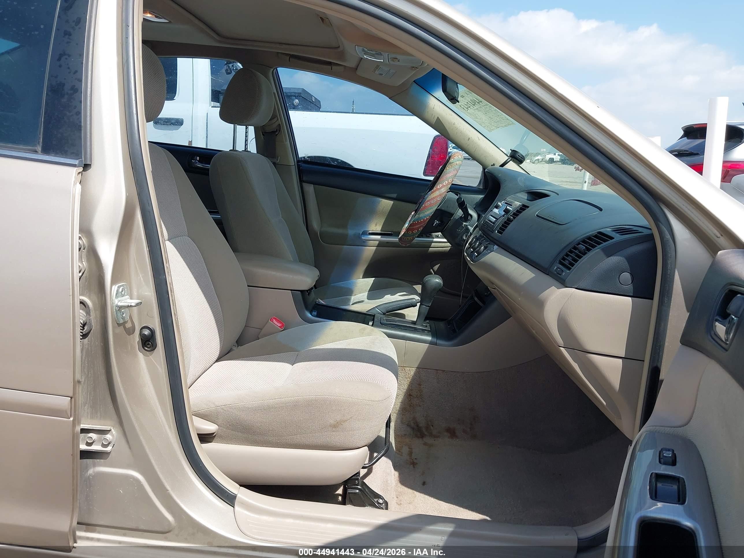 TOYOTA CAMRY image 5