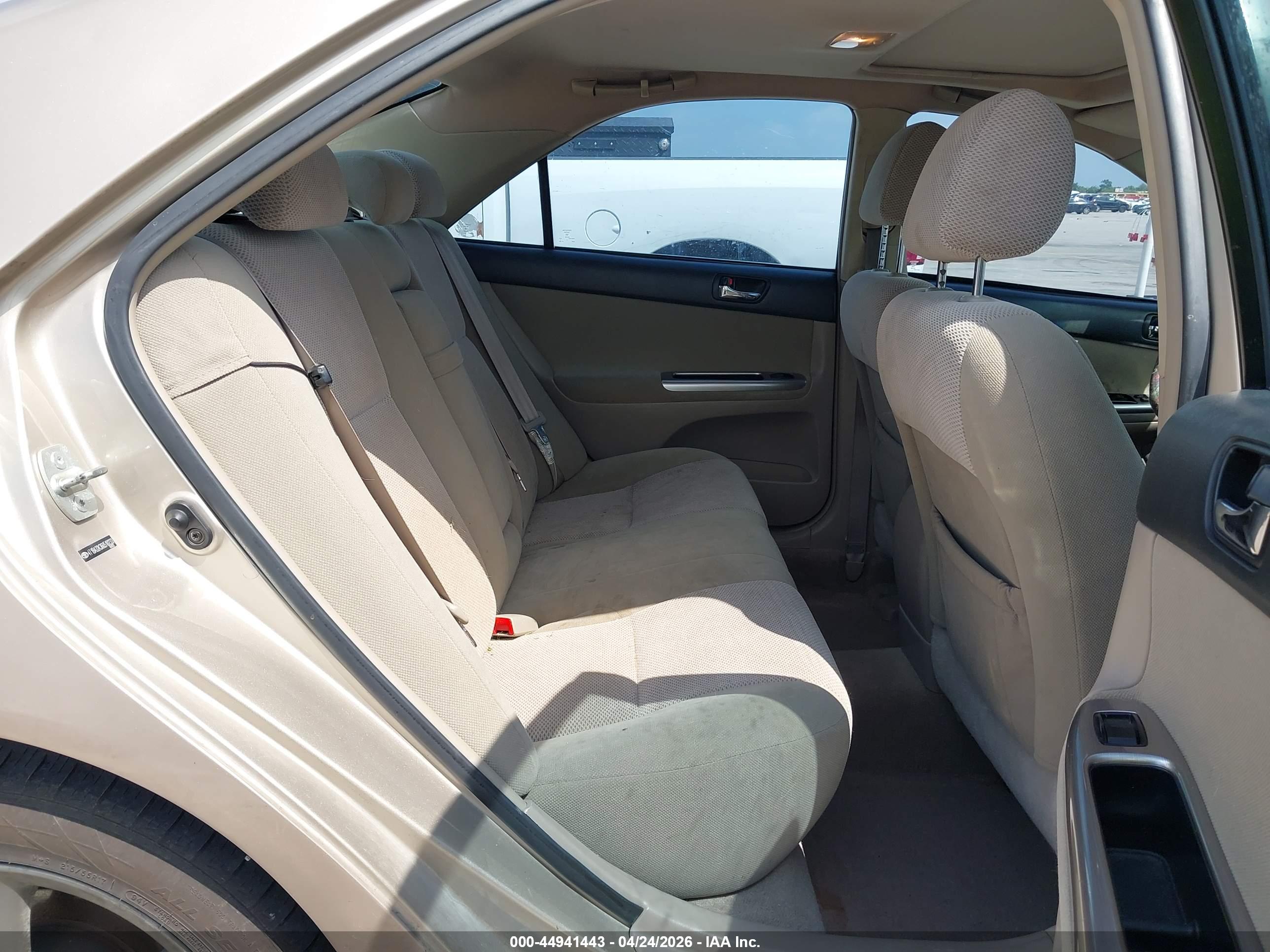 TOYOTA CAMRY image 8