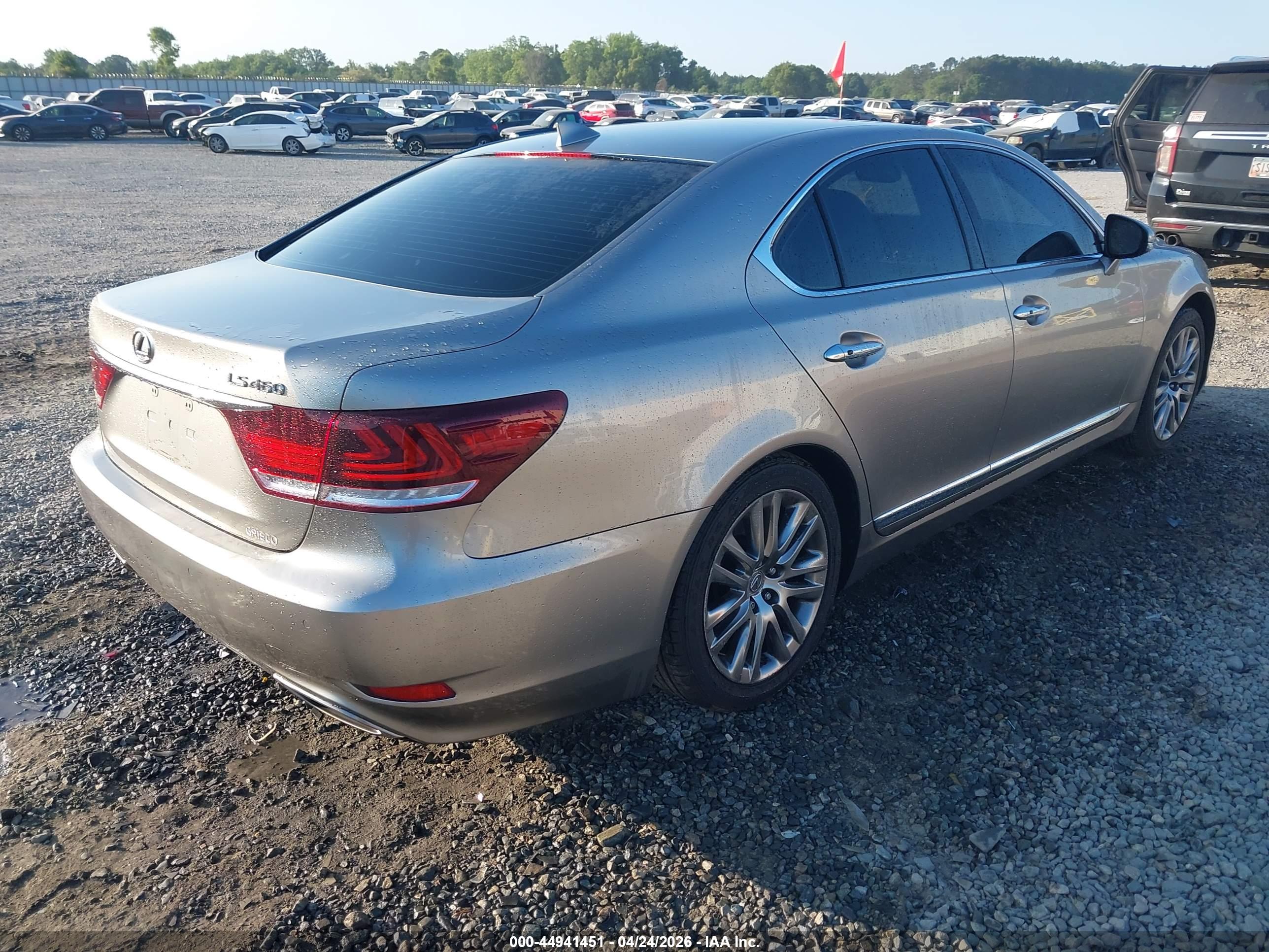 LEXUS LS image 4
