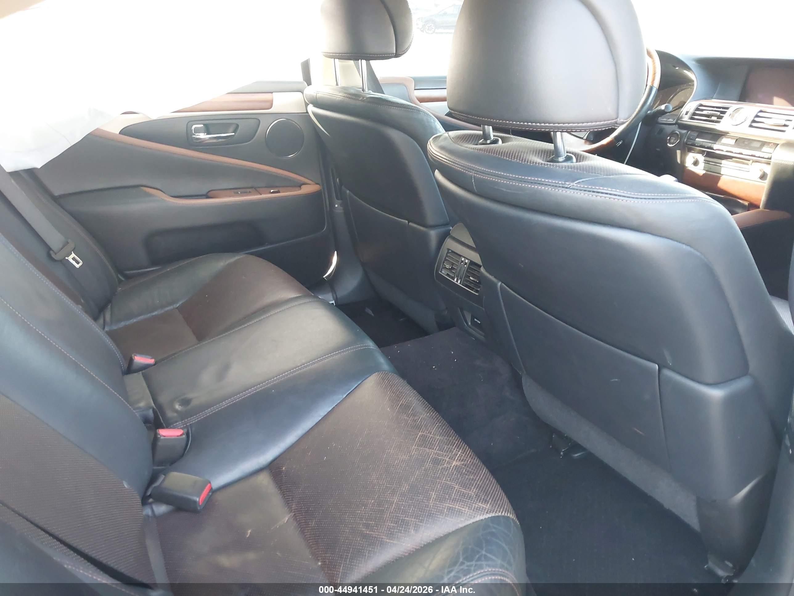 LEXUS LS image 8