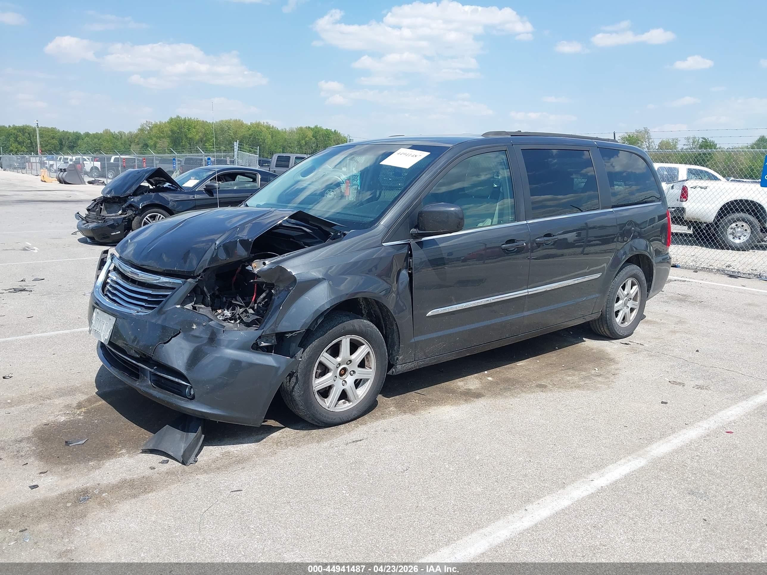 CHRYSLER TOWN image 2