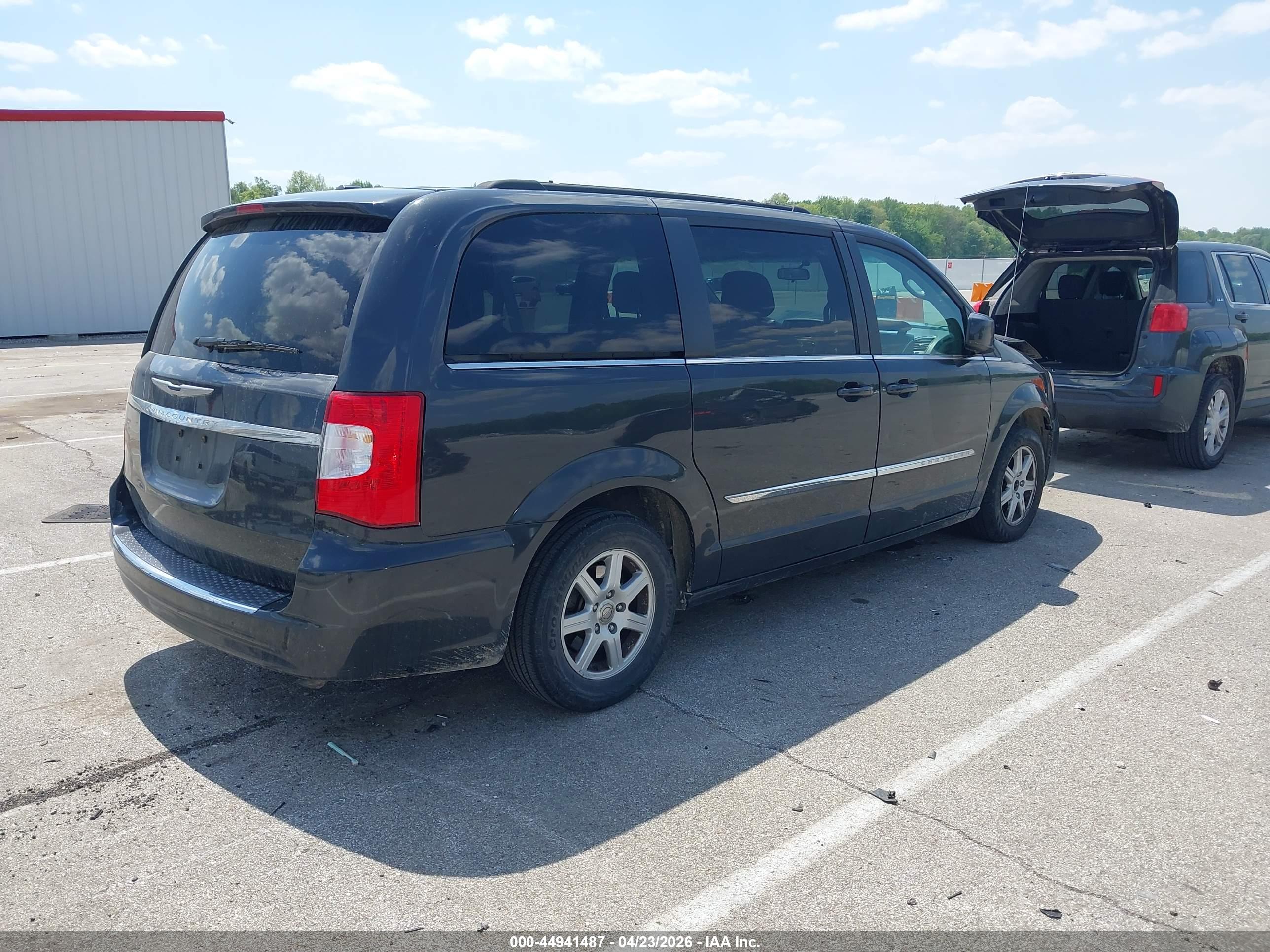 CHRYSLER TOWN image 4
