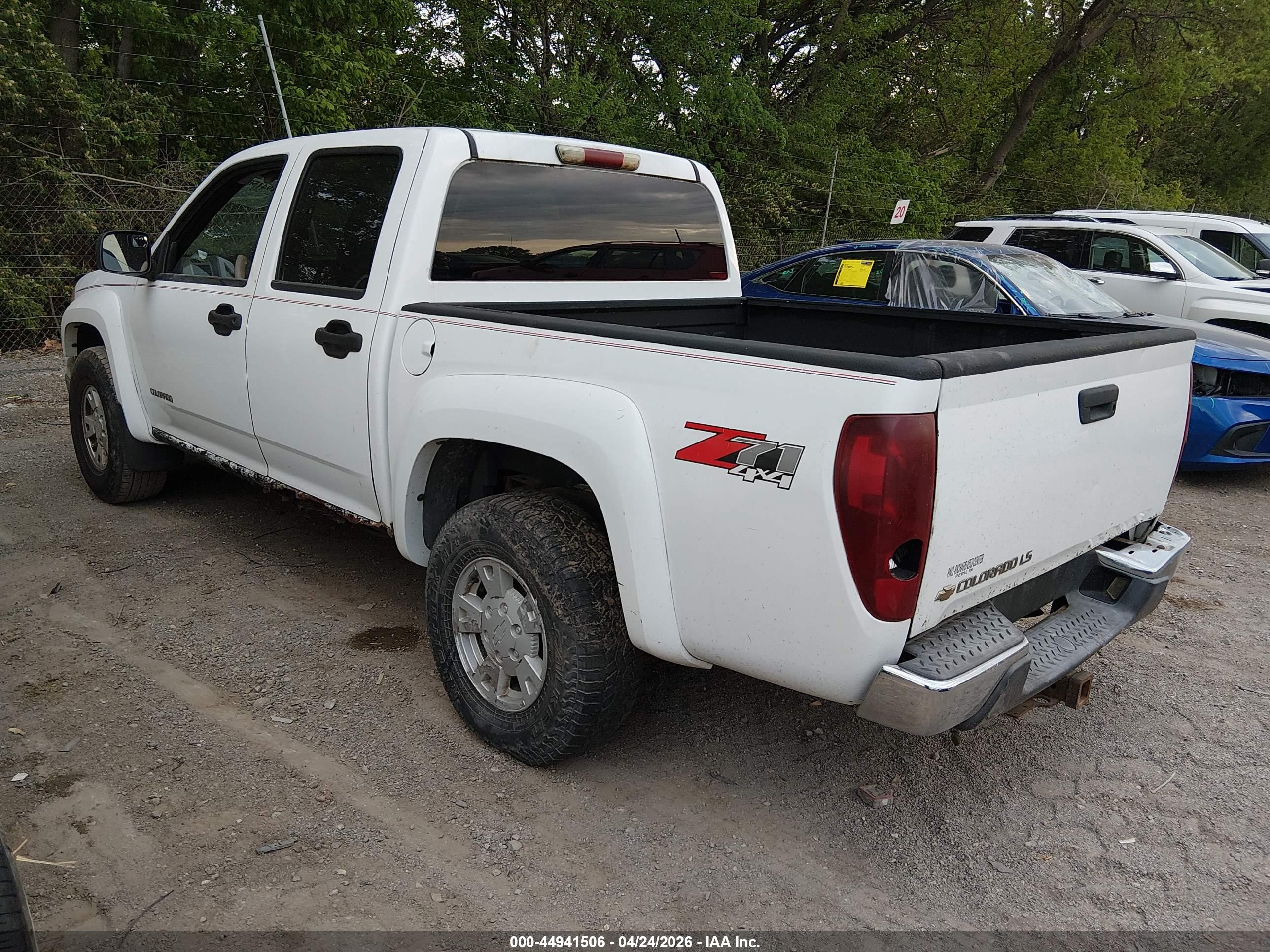 CHEVROLET COLORADO image 3
