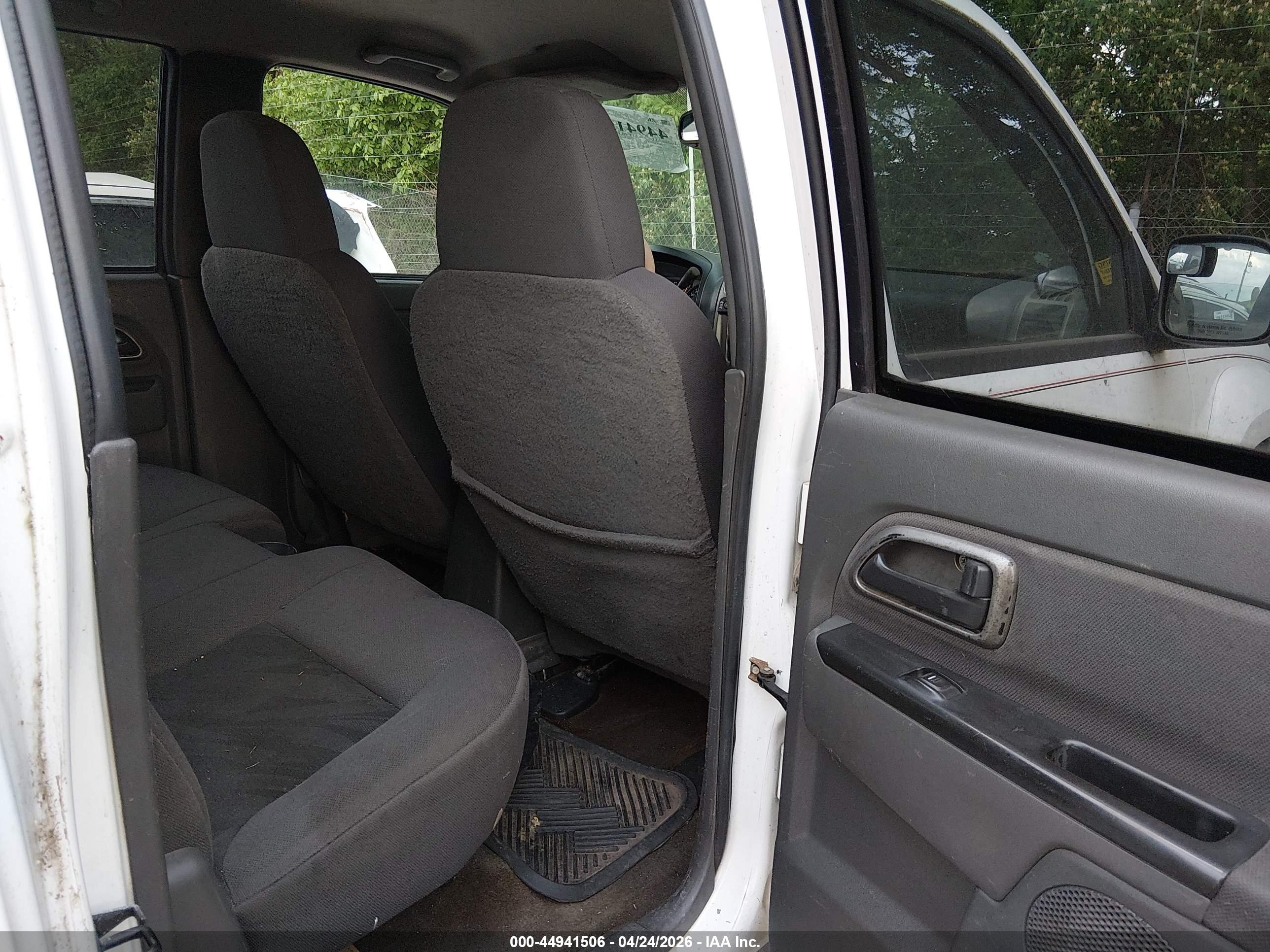 CHEVROLET COLORADO image 8