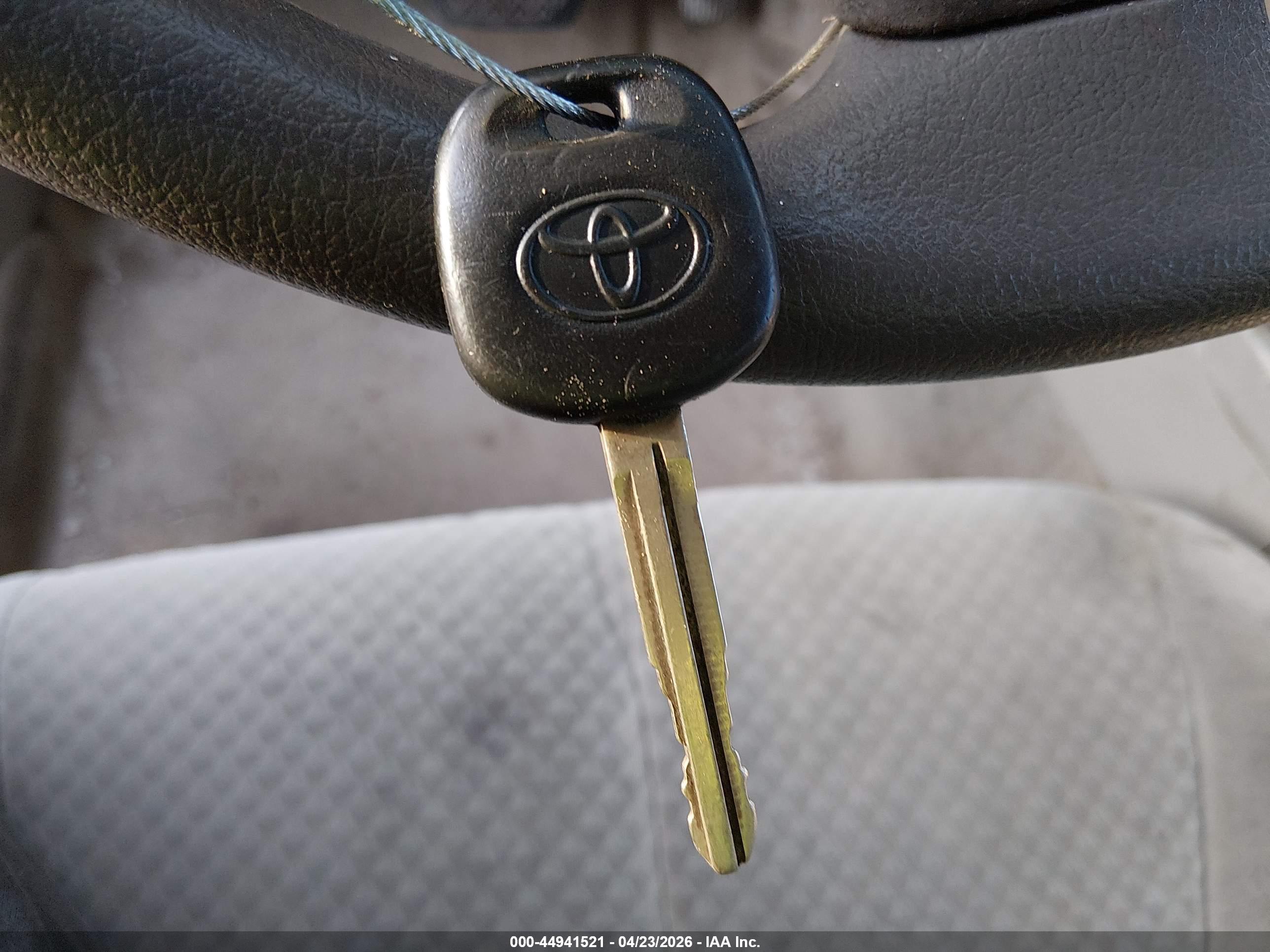 TOYOTA CAMRY image 11