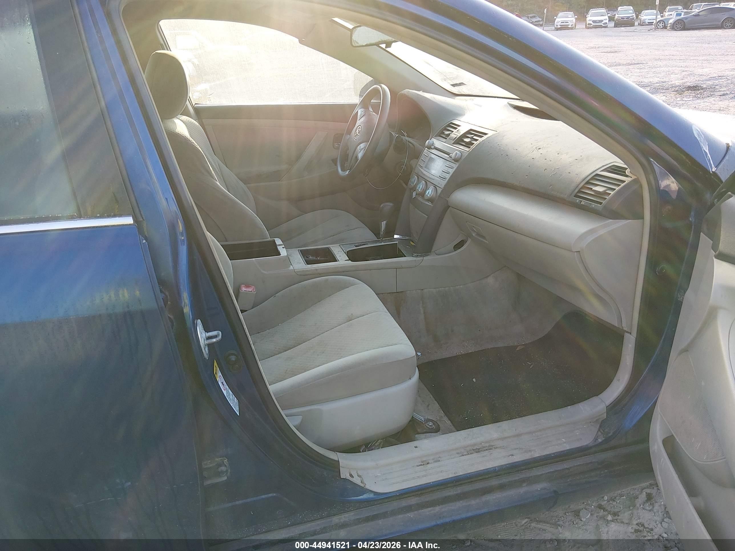 TOYOTA CAMRY image 5