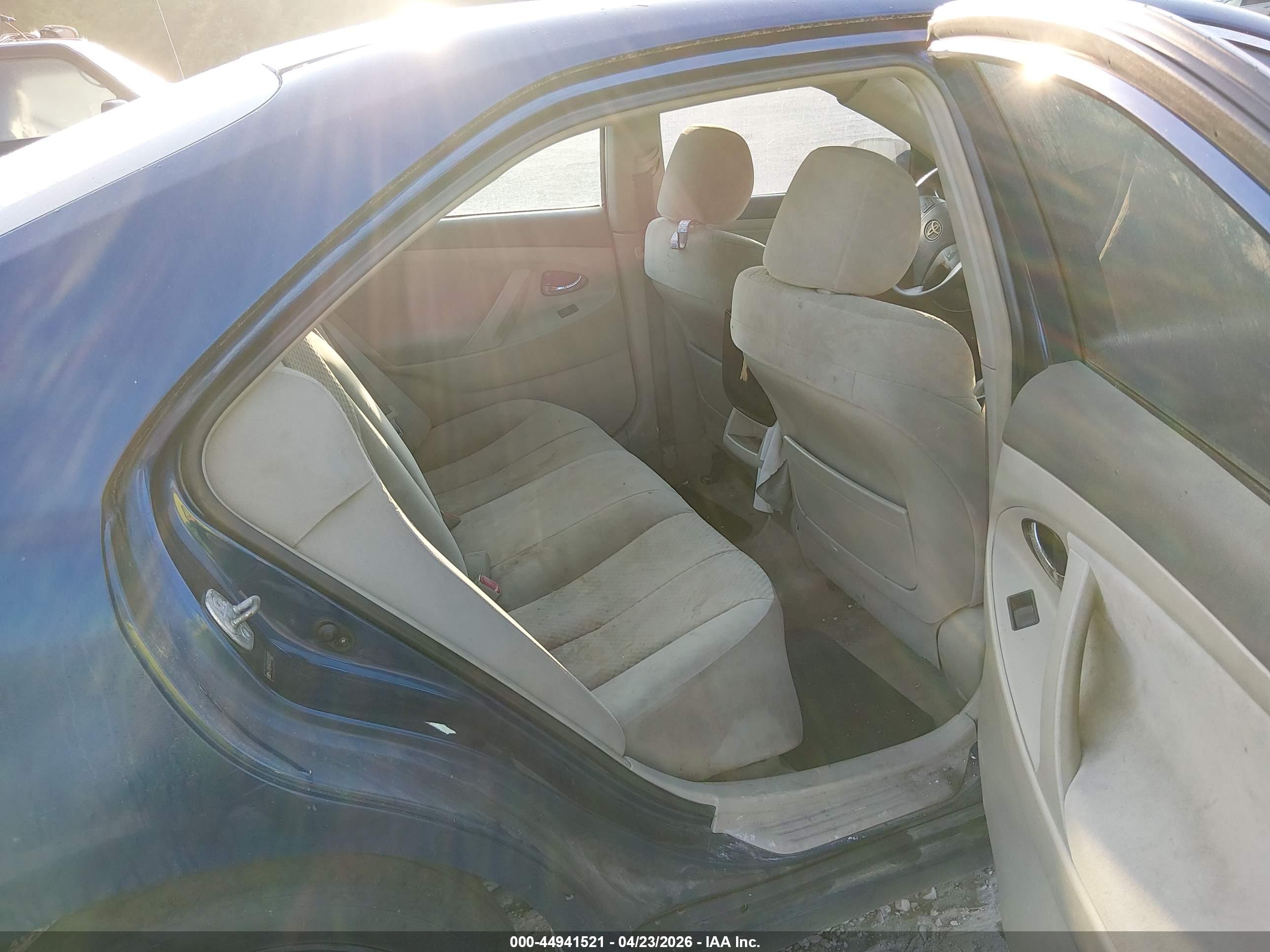 TOYOTA CAMRY image 8