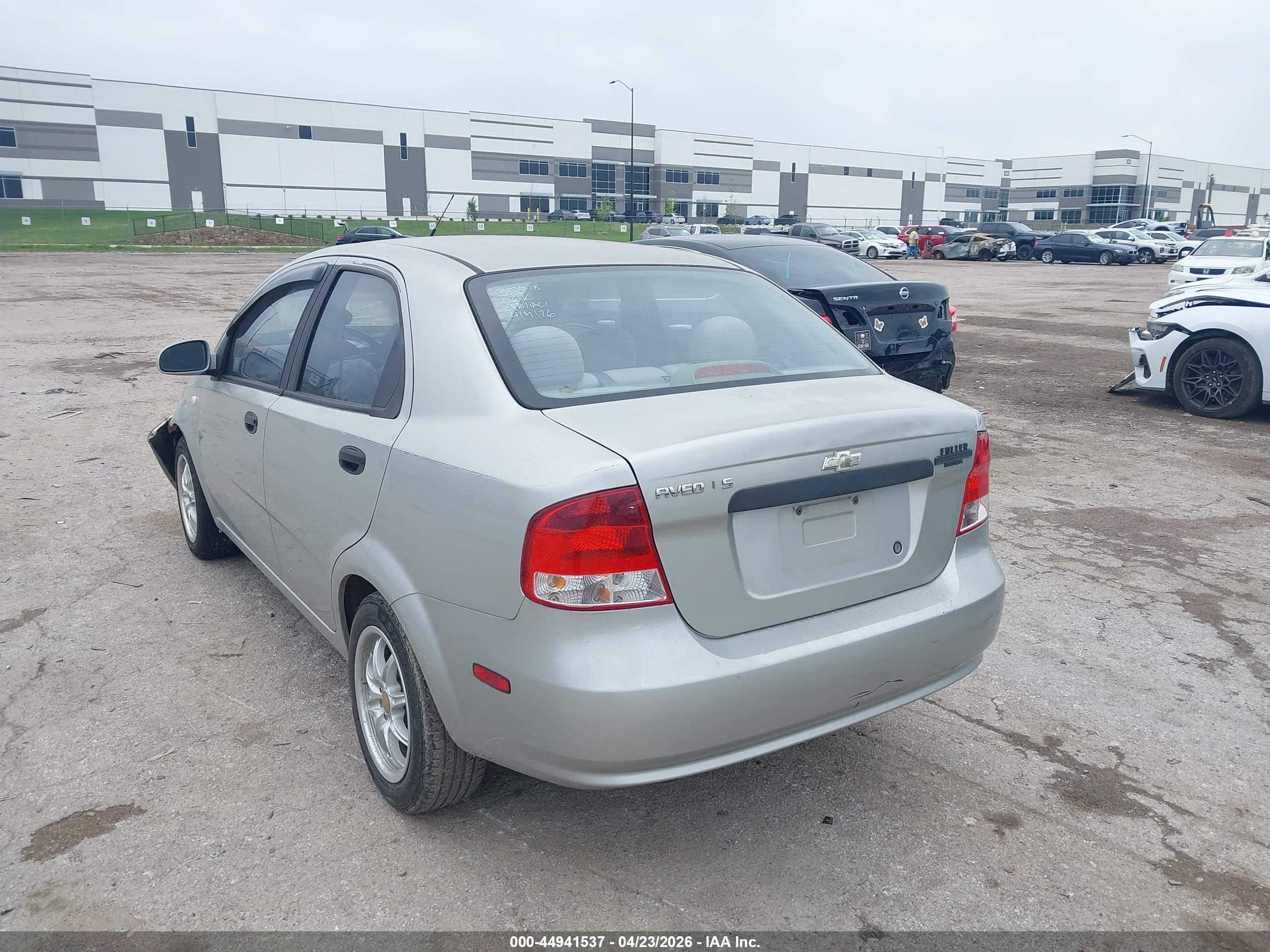 CHEVROLET AVEO image 3