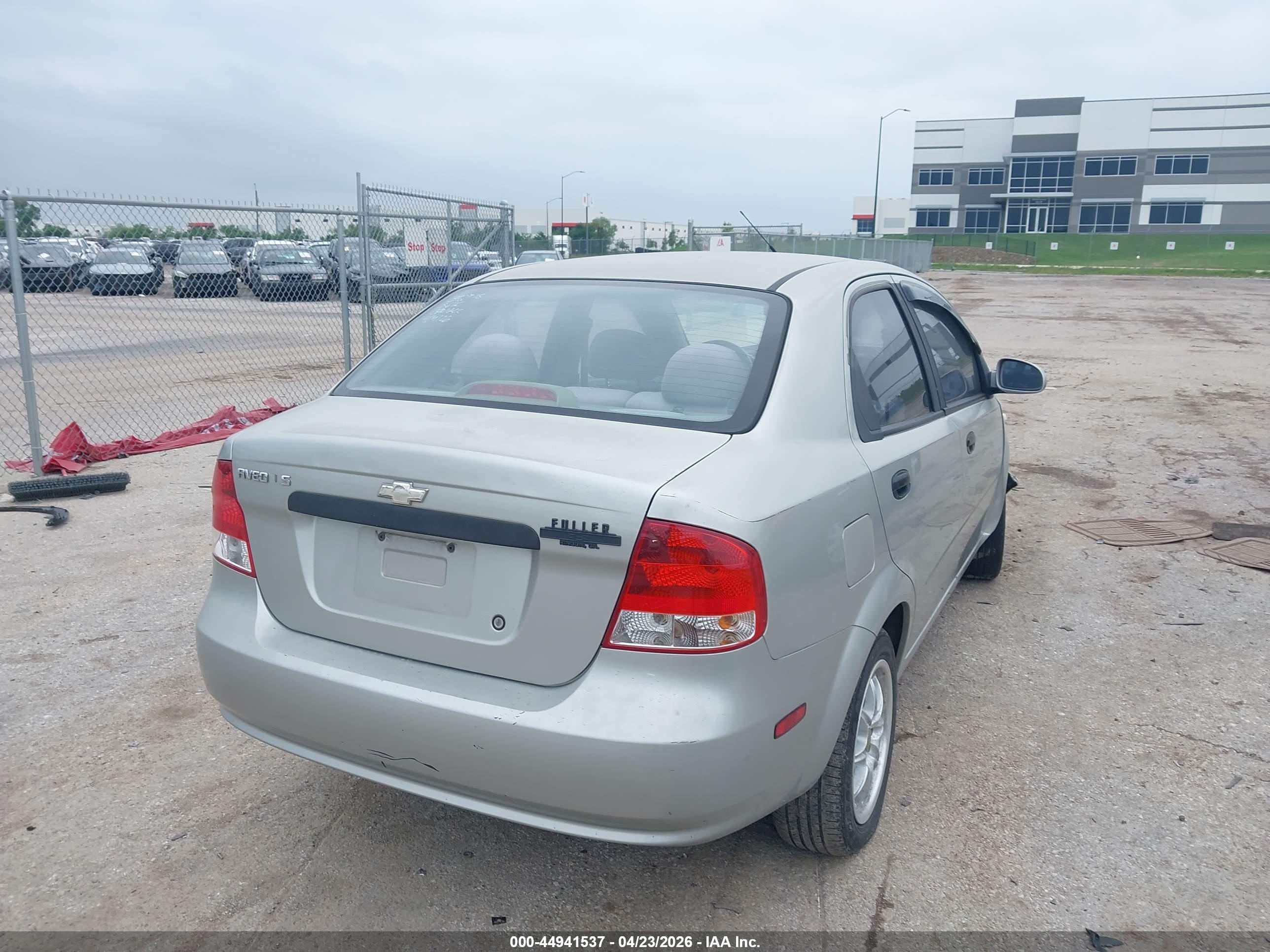 CHEVROLET AVEO image 4