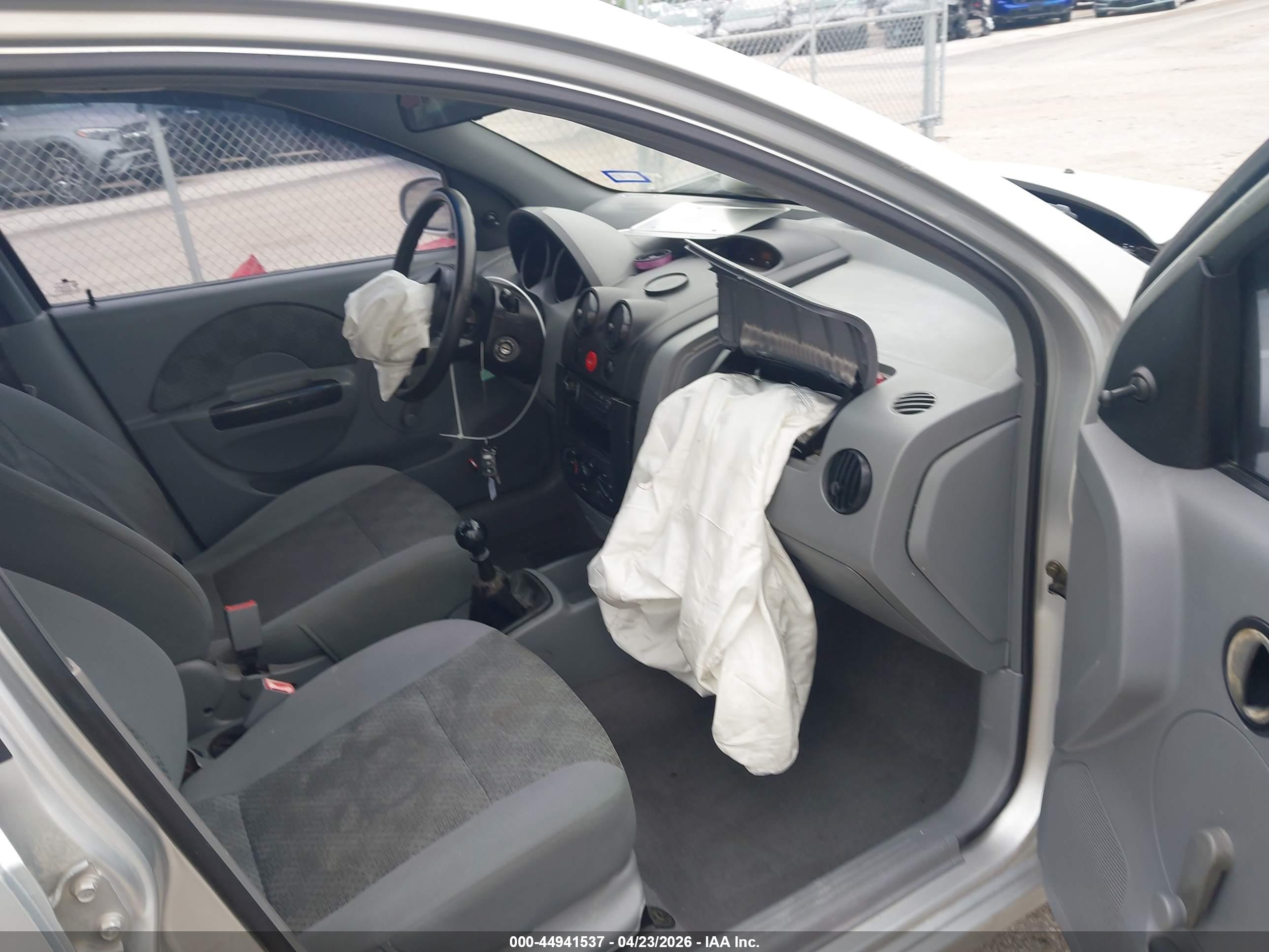 CHEVROLET AVEO image 5