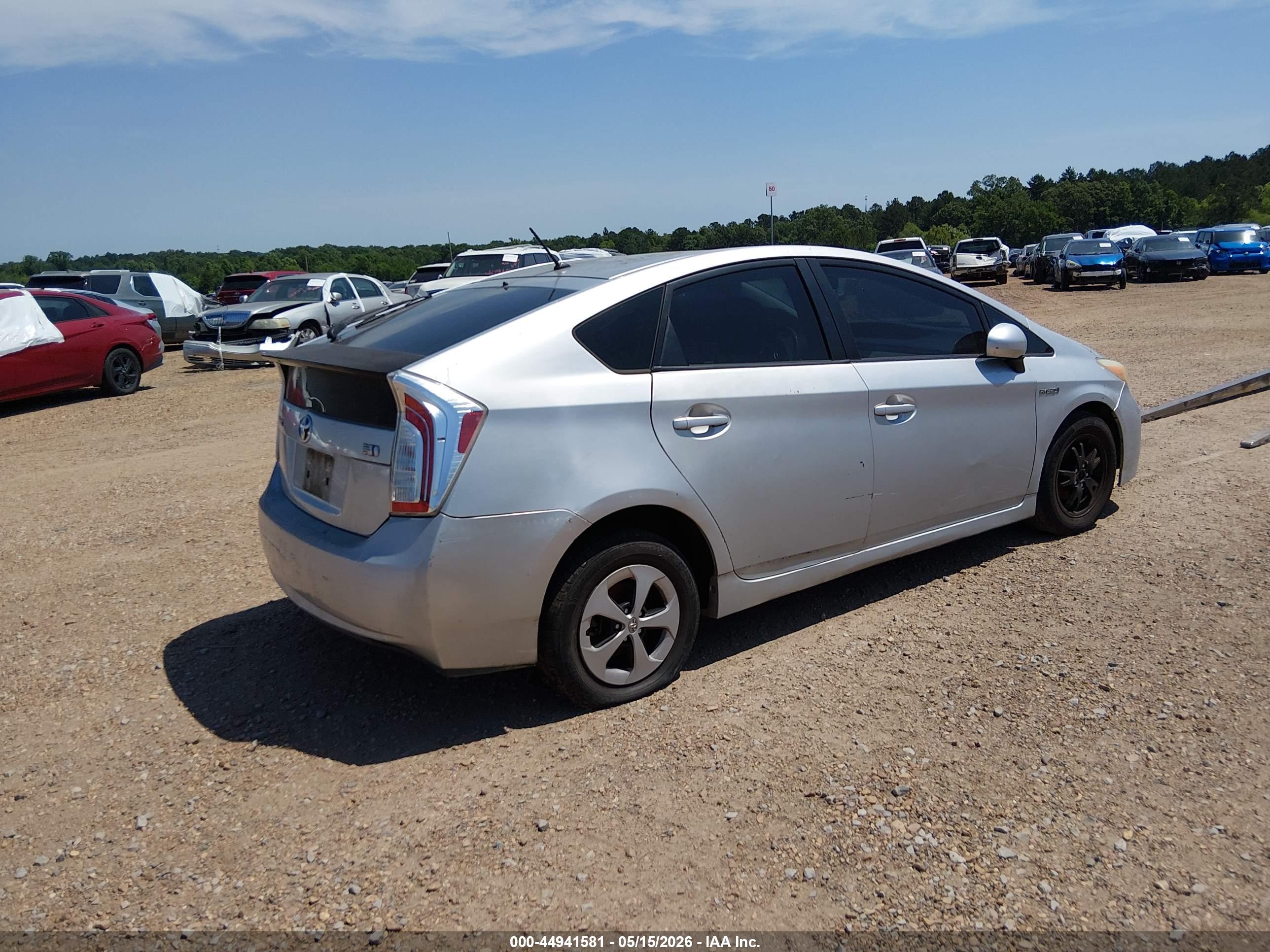 TOYOTA PRIUS image 4