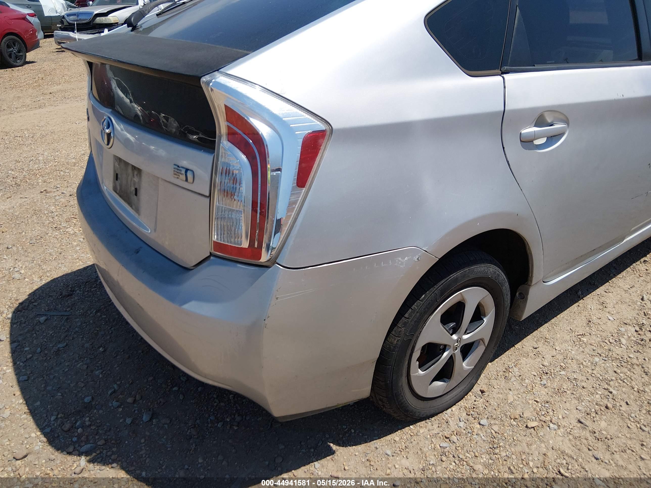 TOYOTA PRIUS image 6
