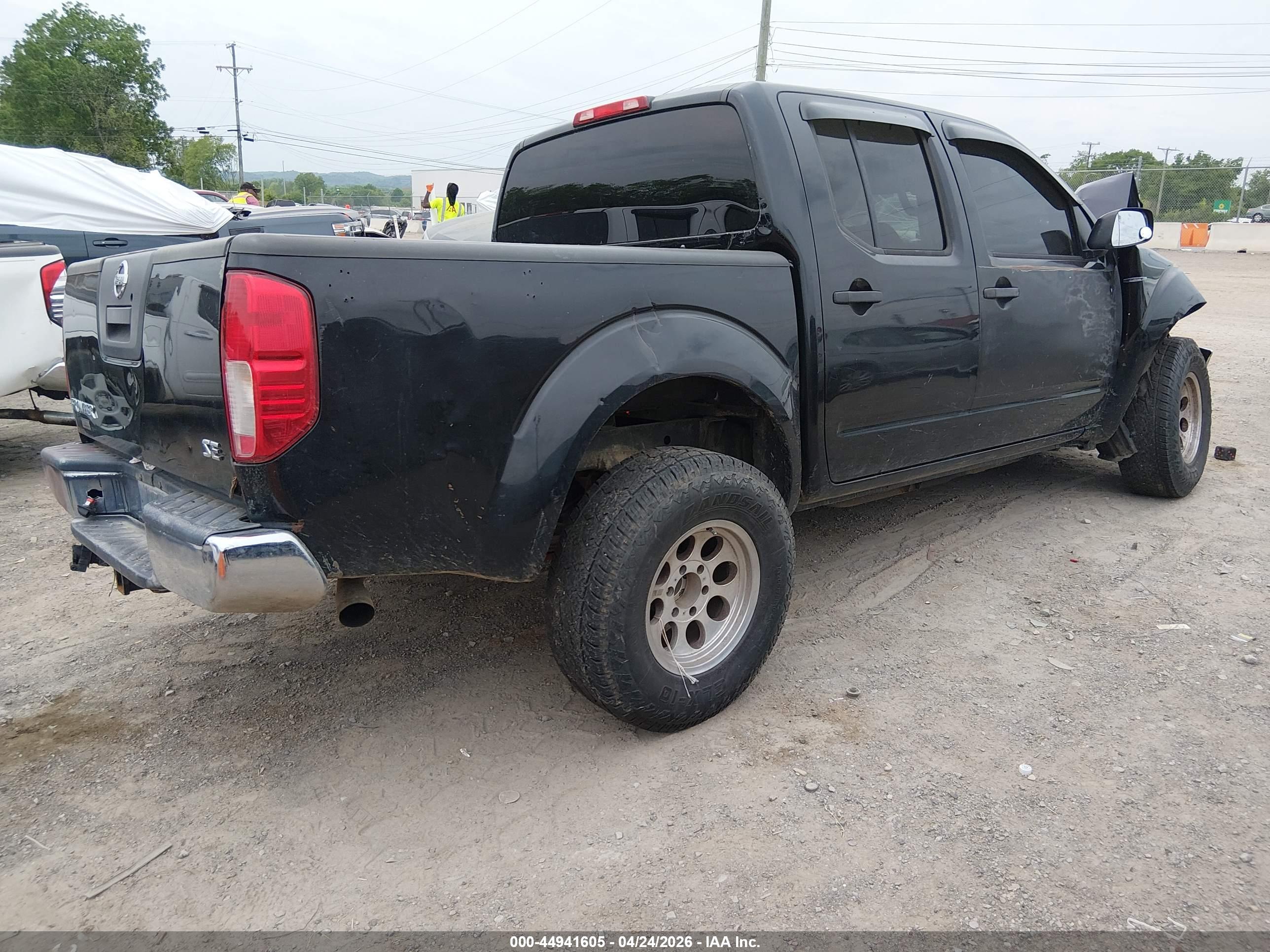 NISSAN FRONTIER image 4