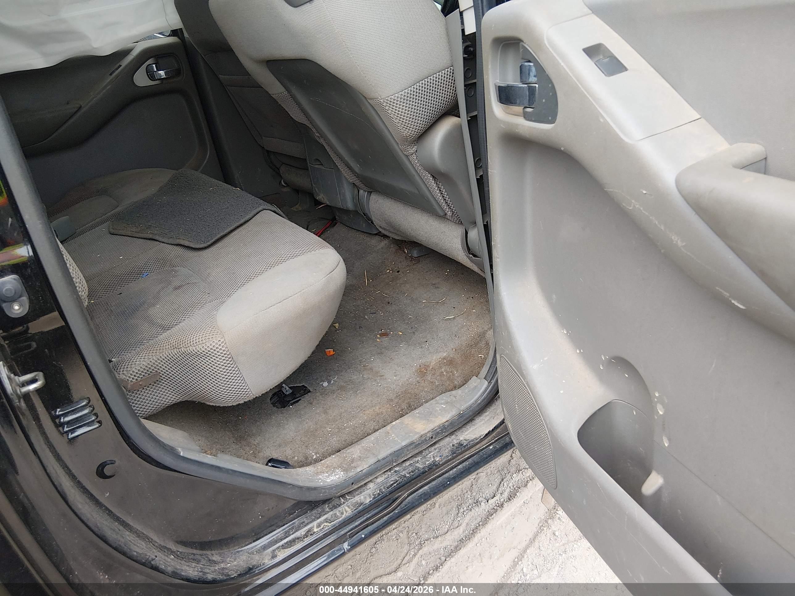 NISSAN FRONTIER image 8