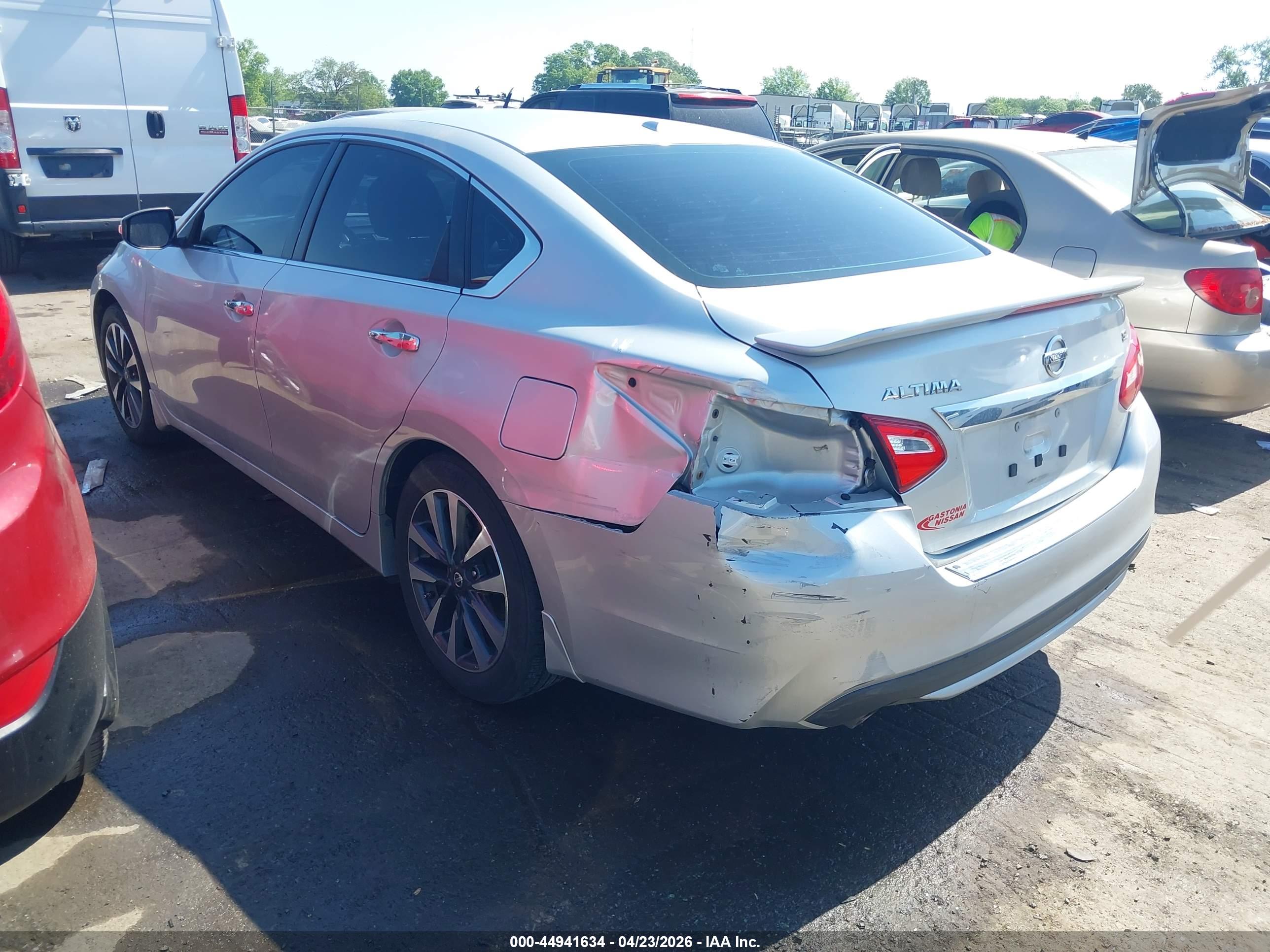 NISSAN ALTIMA image 3
