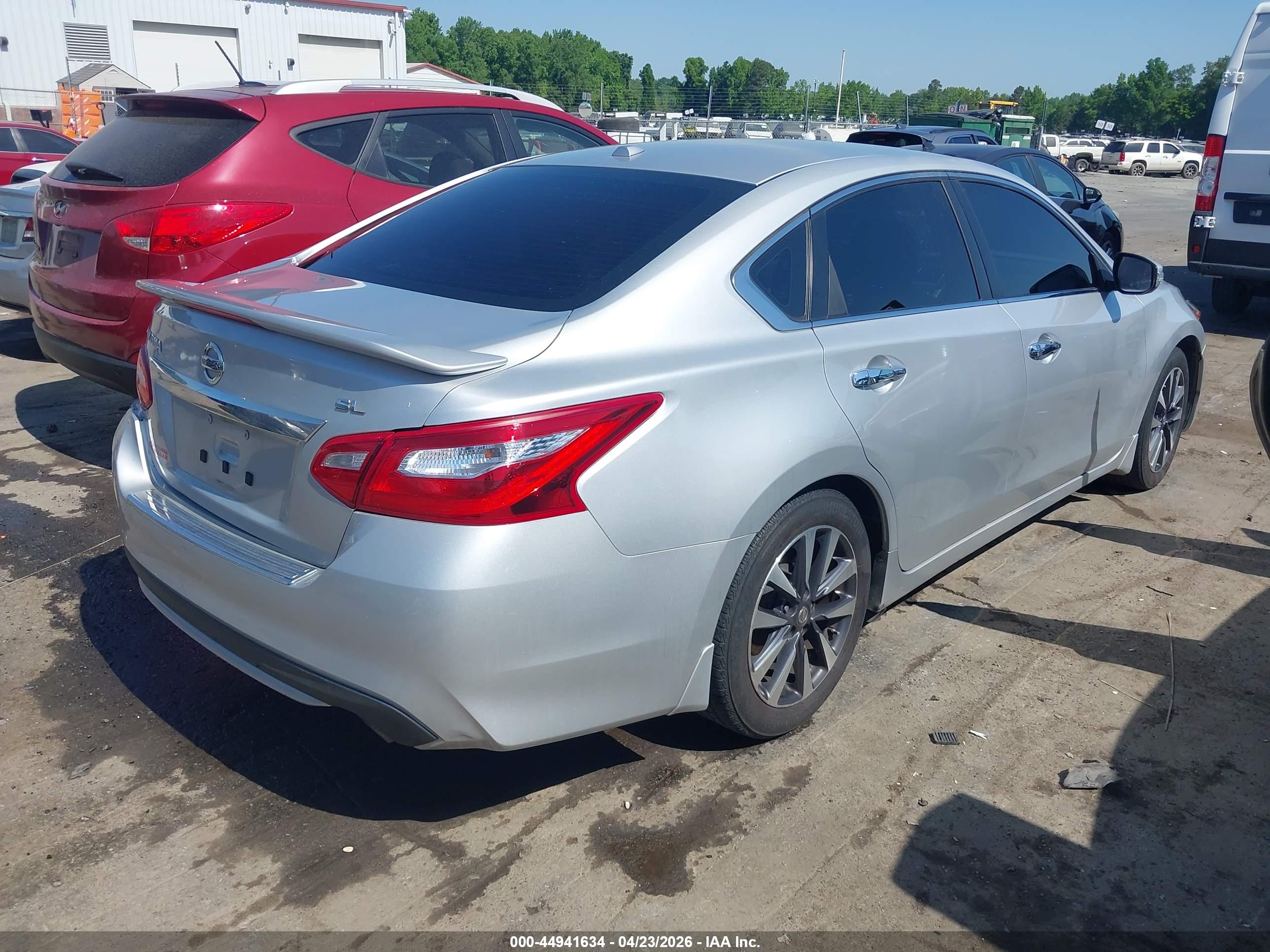 NISSAN ALTIMA image 4