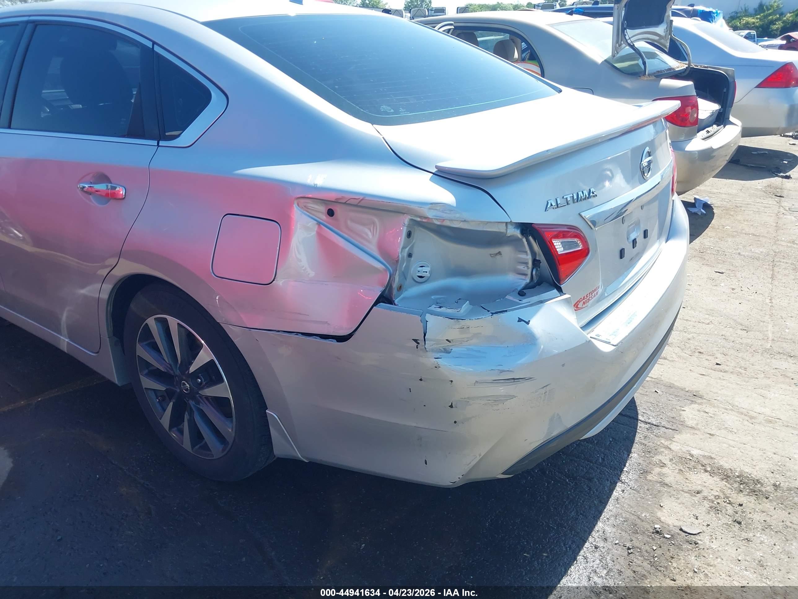 NISSAN ALTIMA image 6