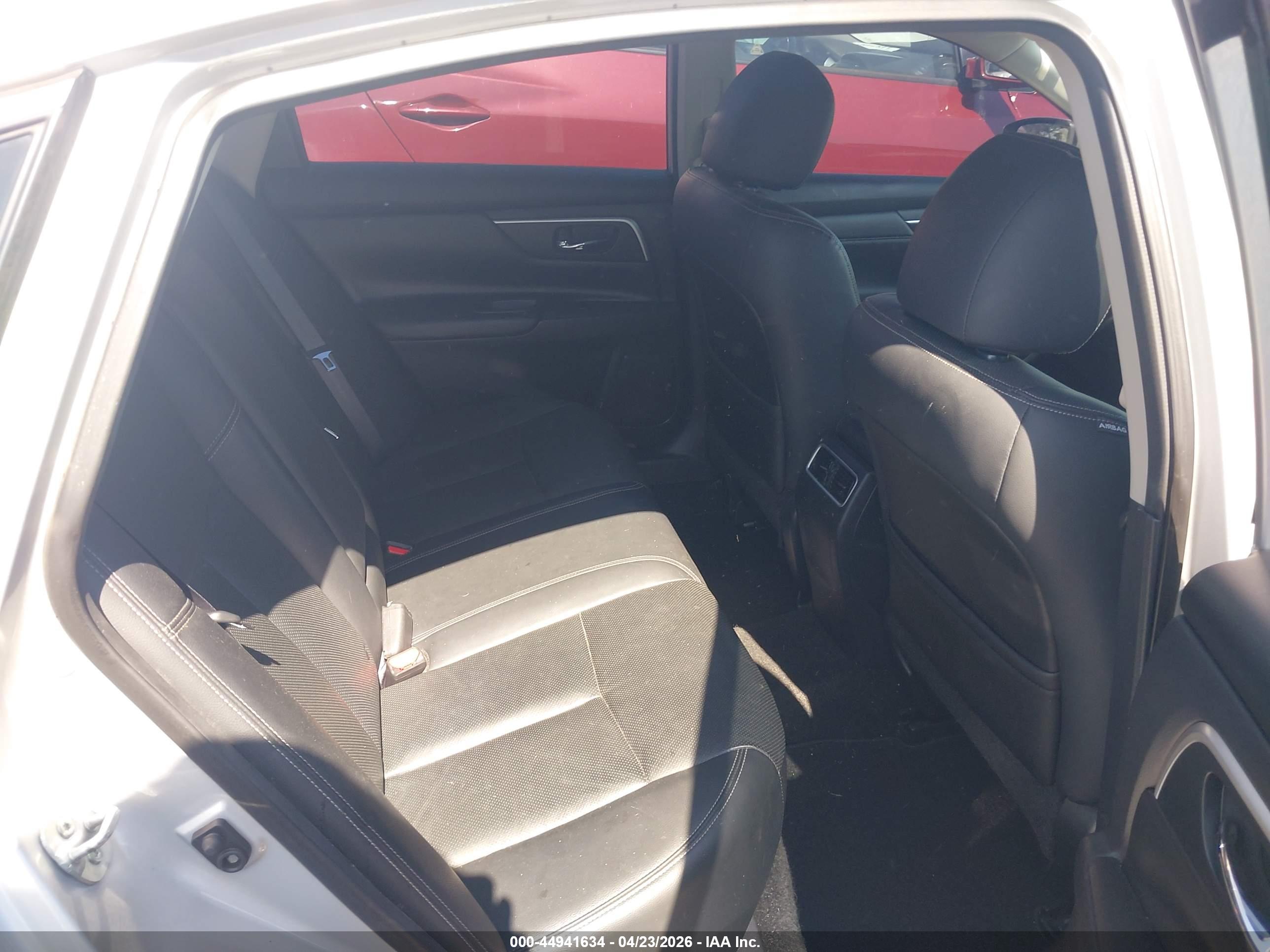 NISSAN ALTIMA image 8