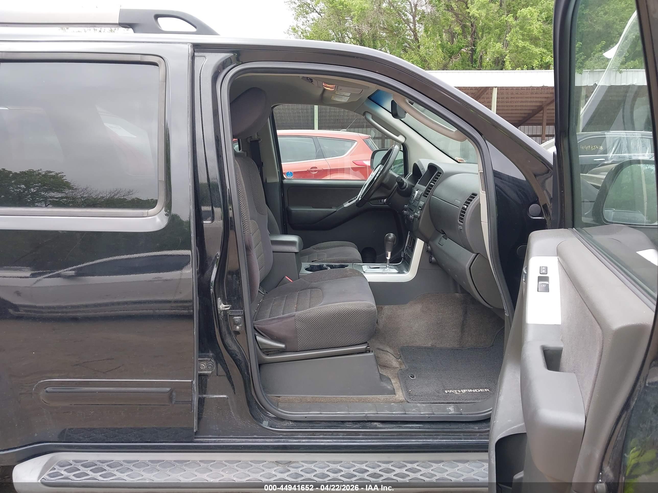NISSAN PATHFINDER image 5
