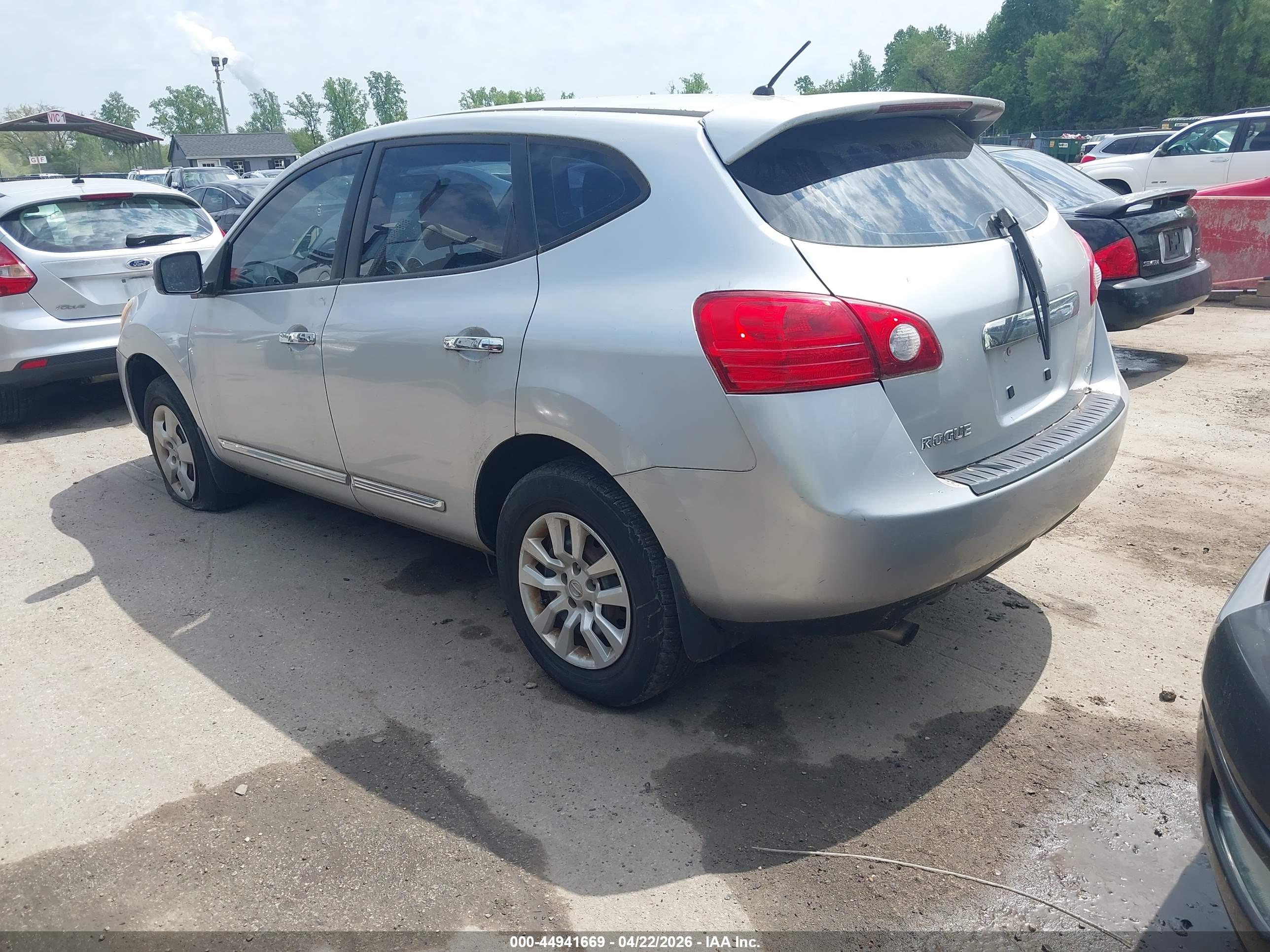 NISSAN ROGUE image 3
