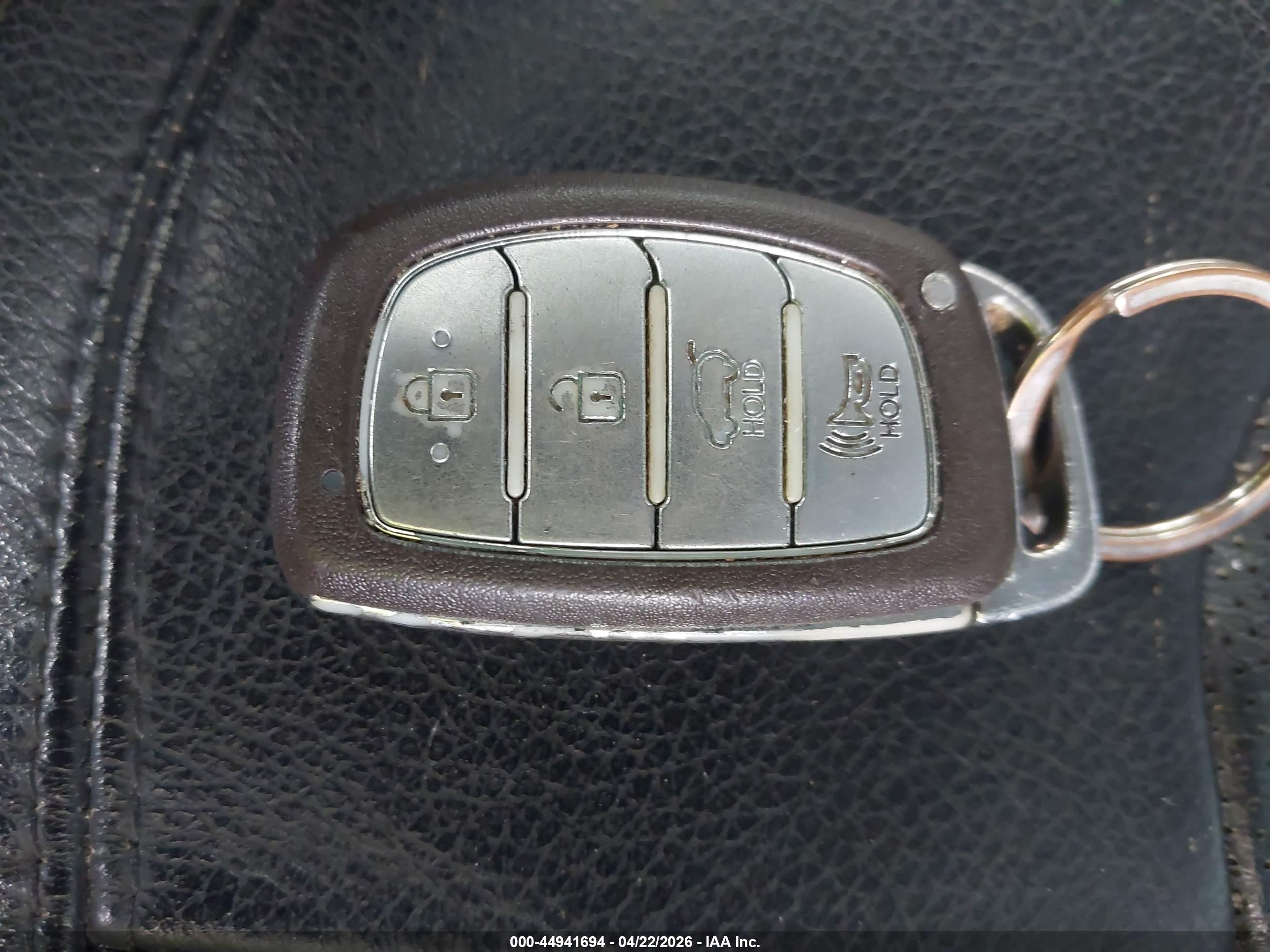 HYUNDAI TUCSON image 11