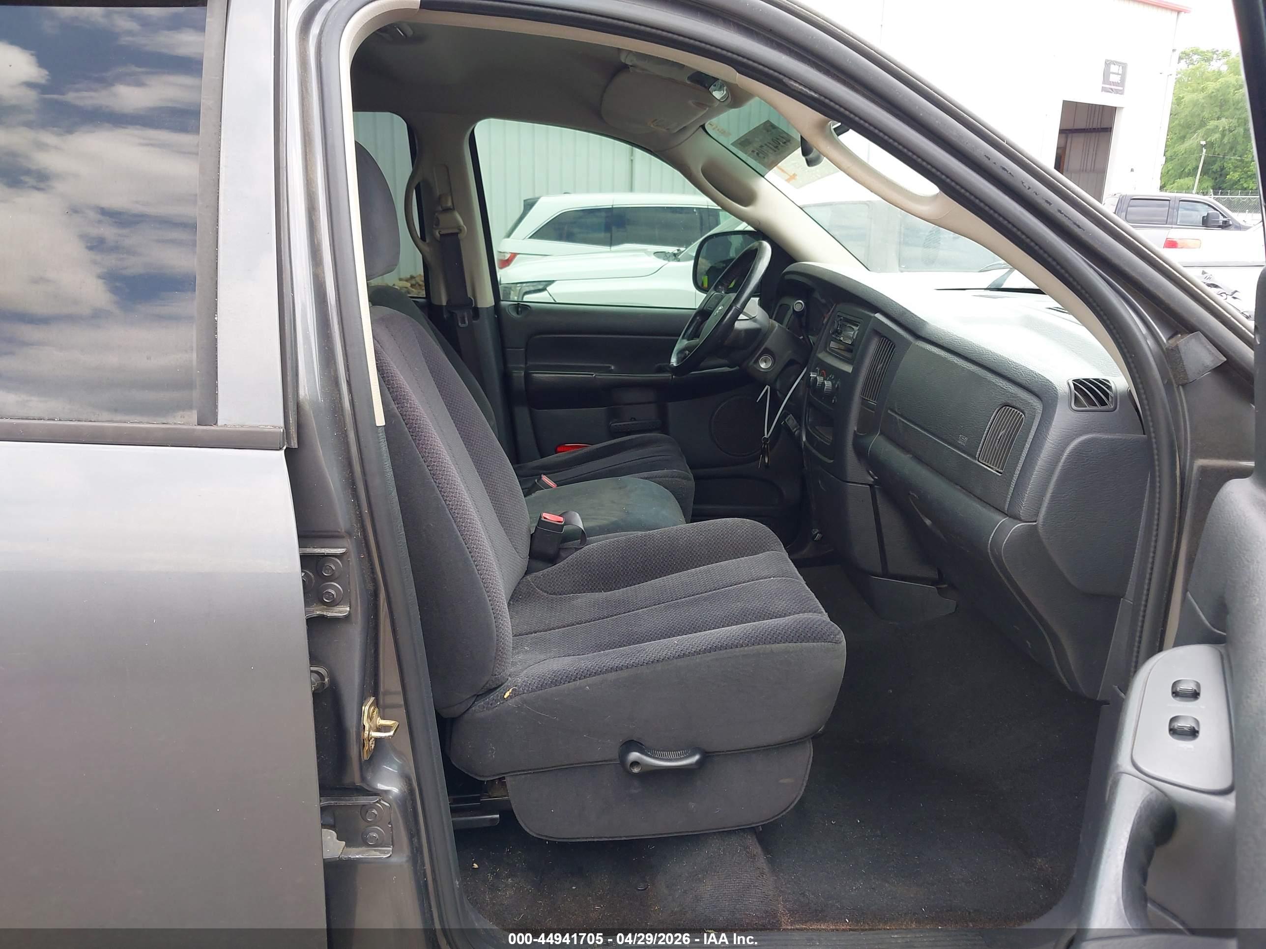 DODGE RAM image 5