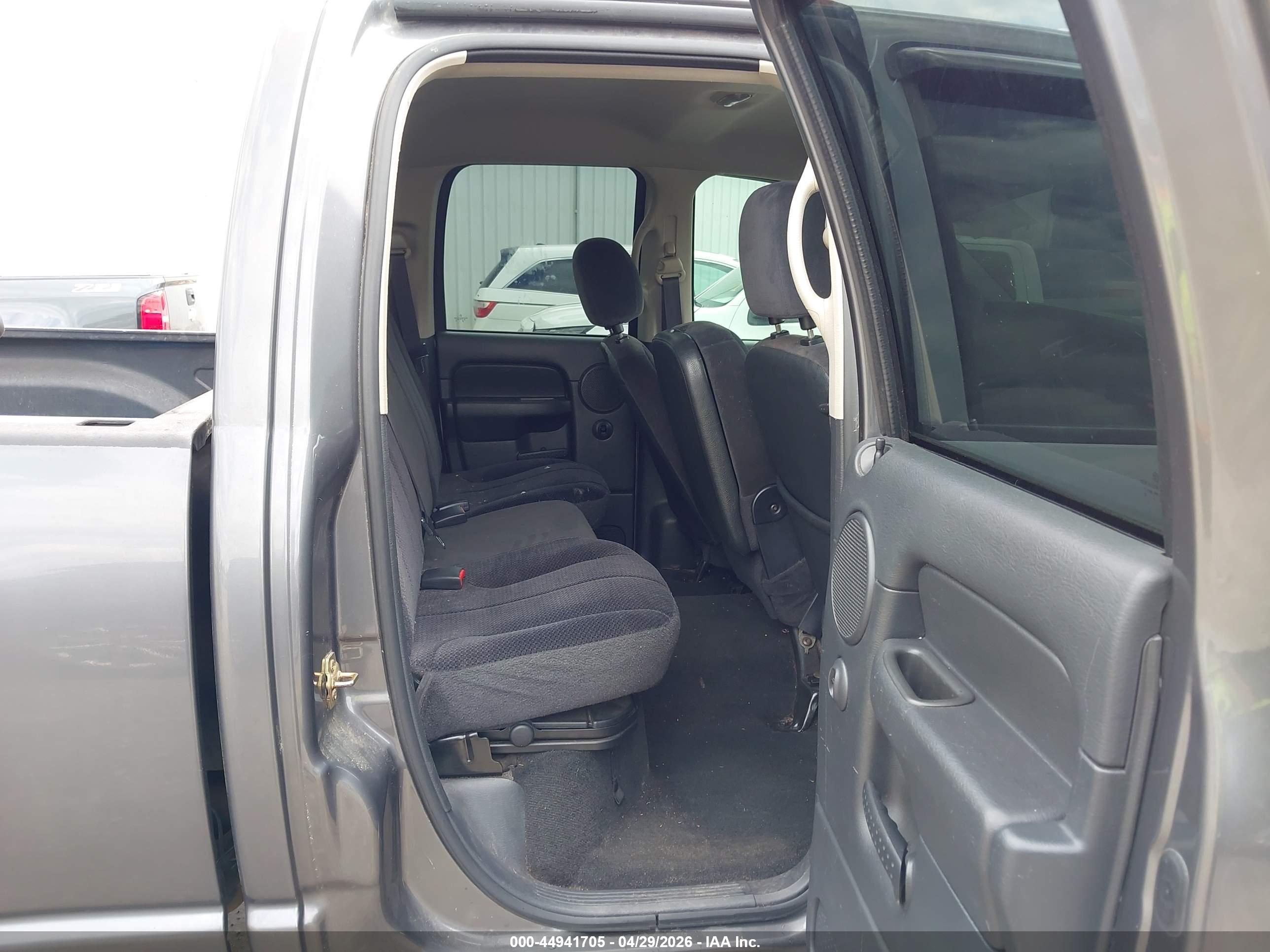DODGE RAM image 8