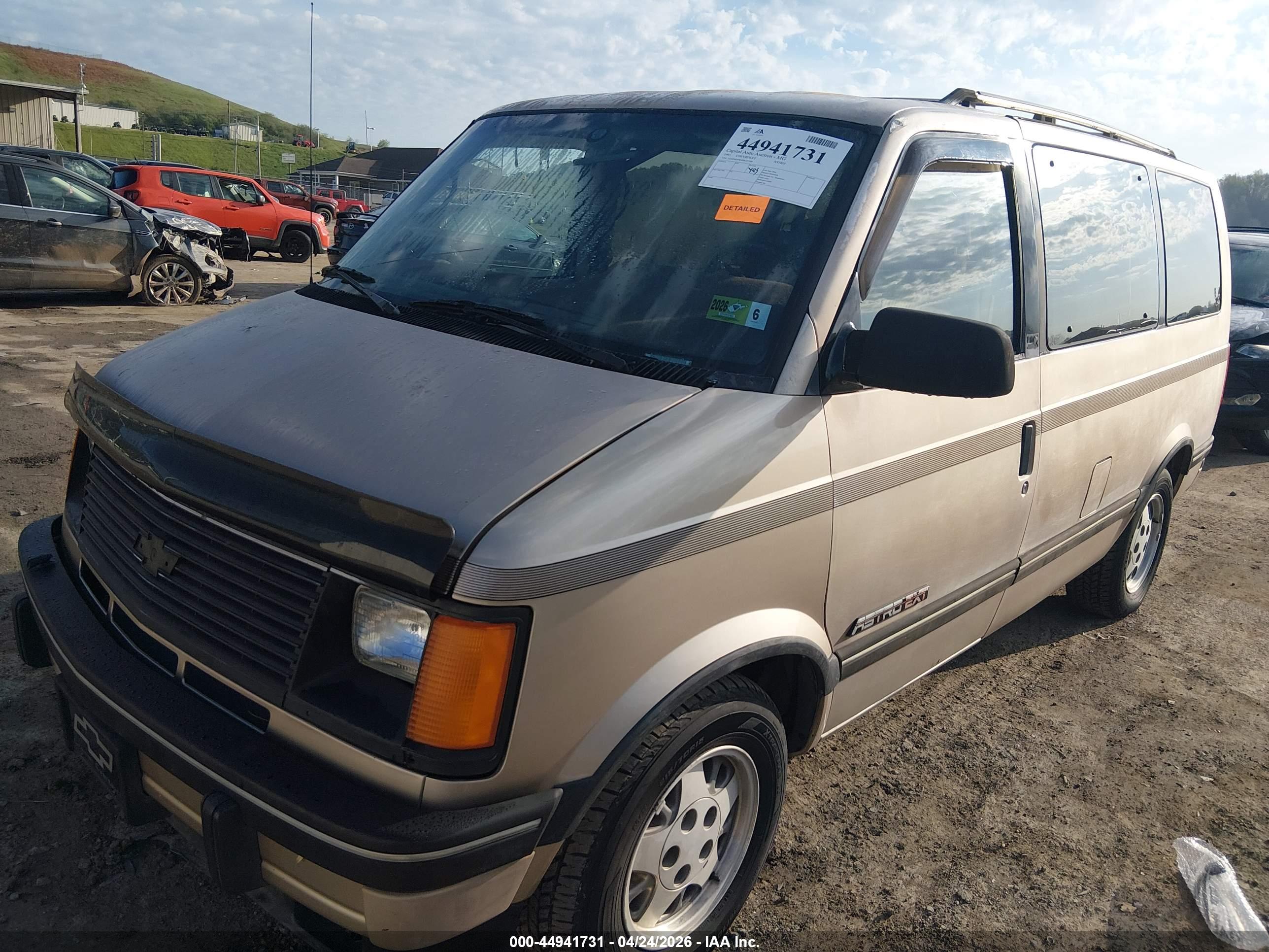 CHEVROLET ASTRO image 2