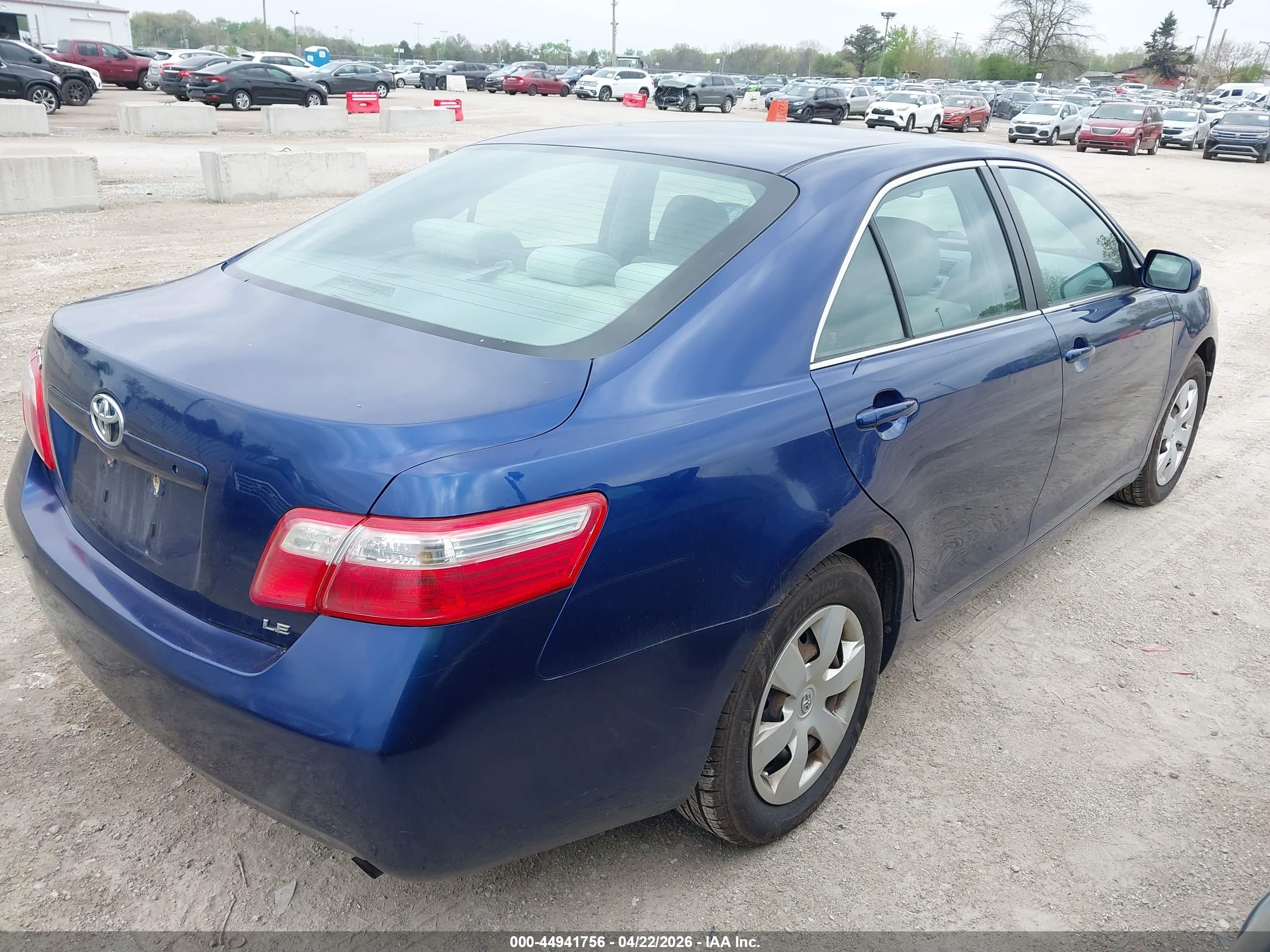 TOYOTA CAMRY image 4