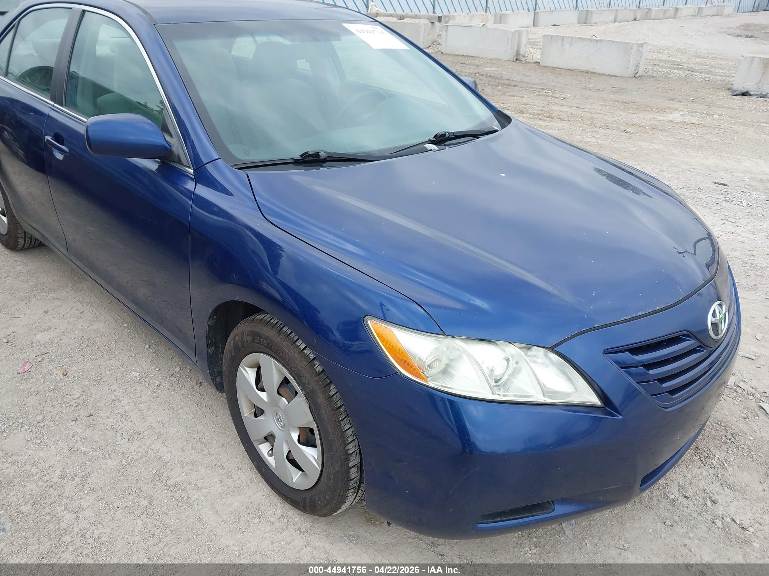 TOYOTA CAMRY image 6