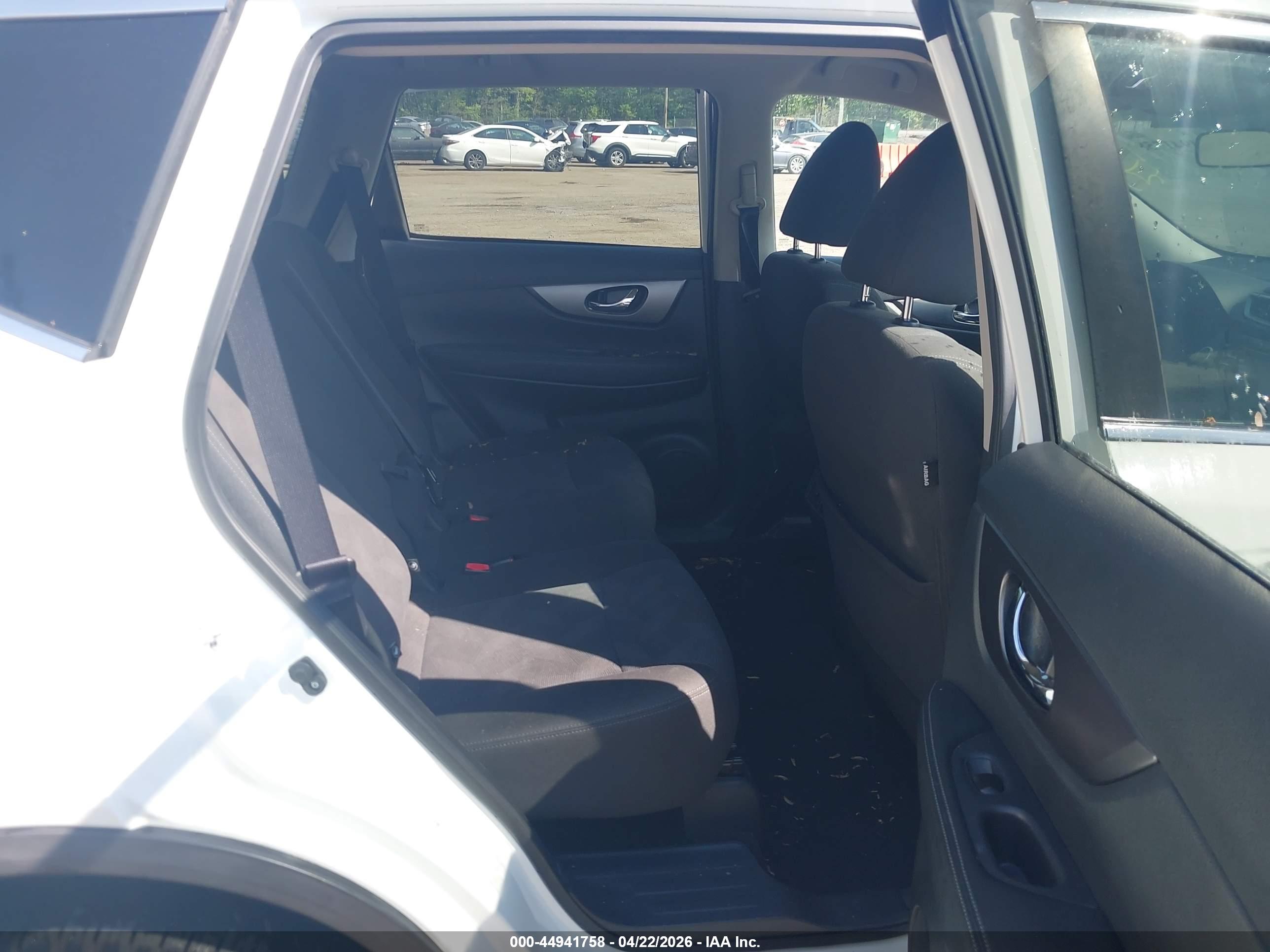 NISSAN ROGUE image 8