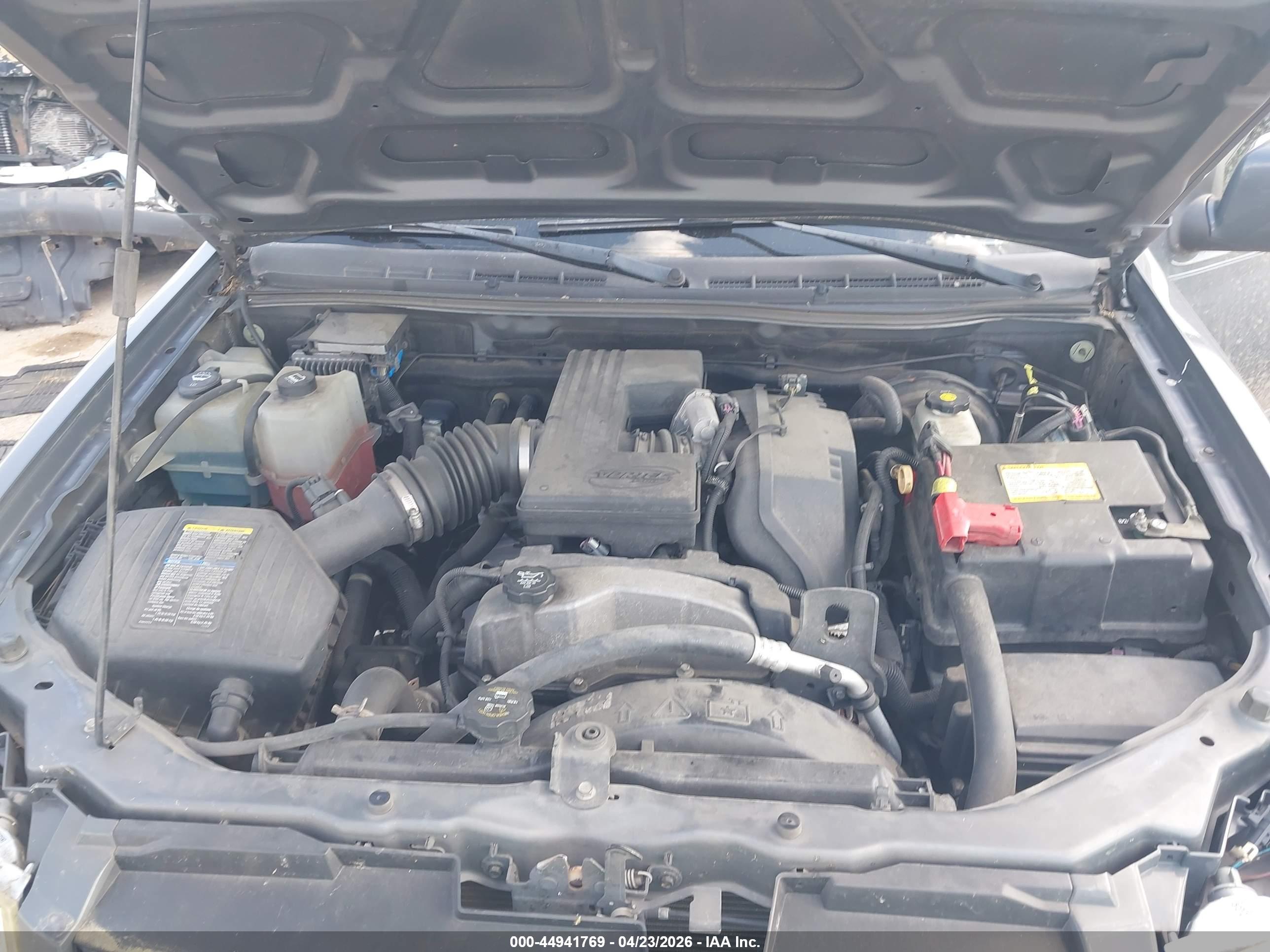 CHEVROLET COLORADO image 10