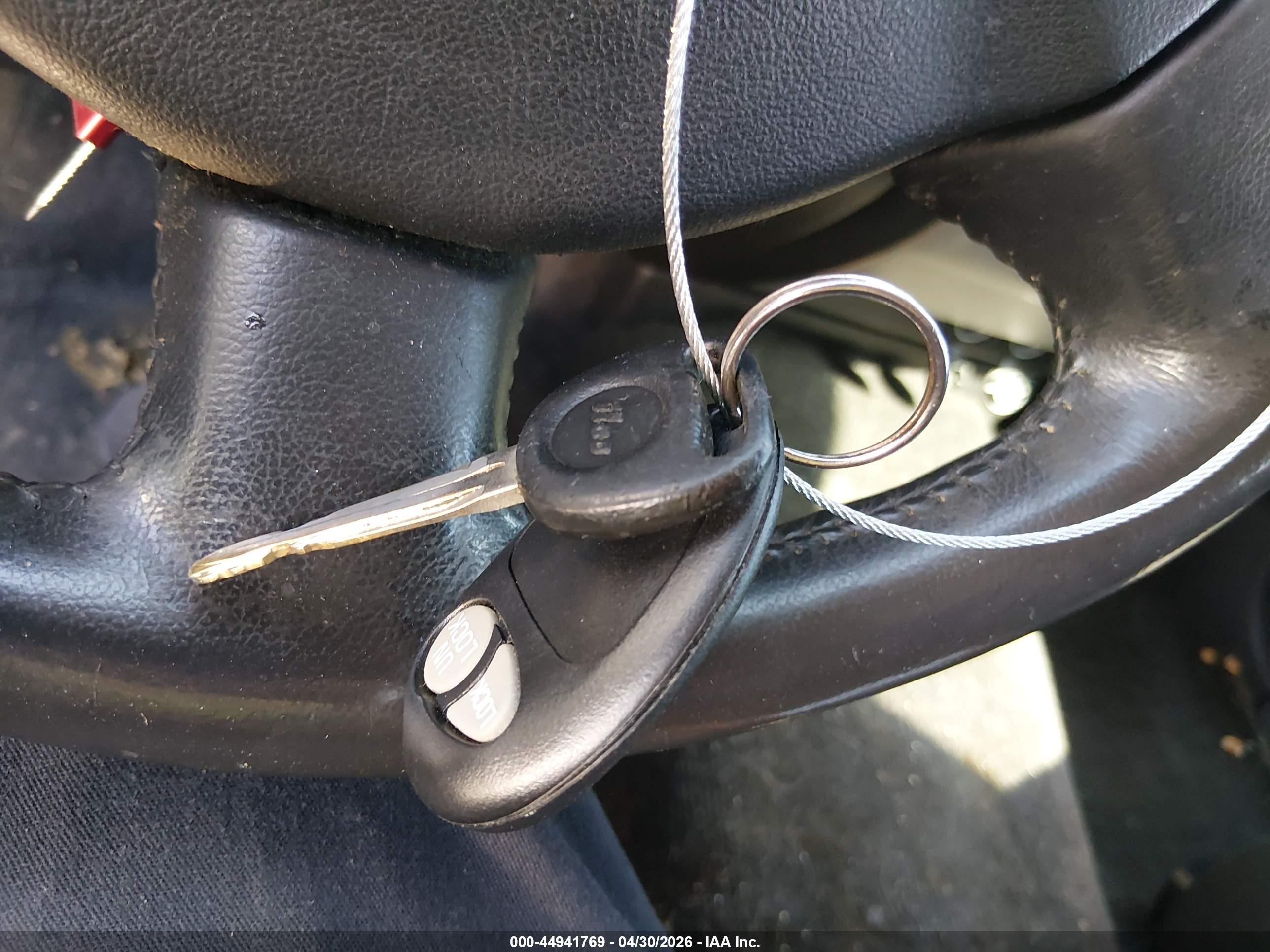 CHEVROLET COLORADO image 11