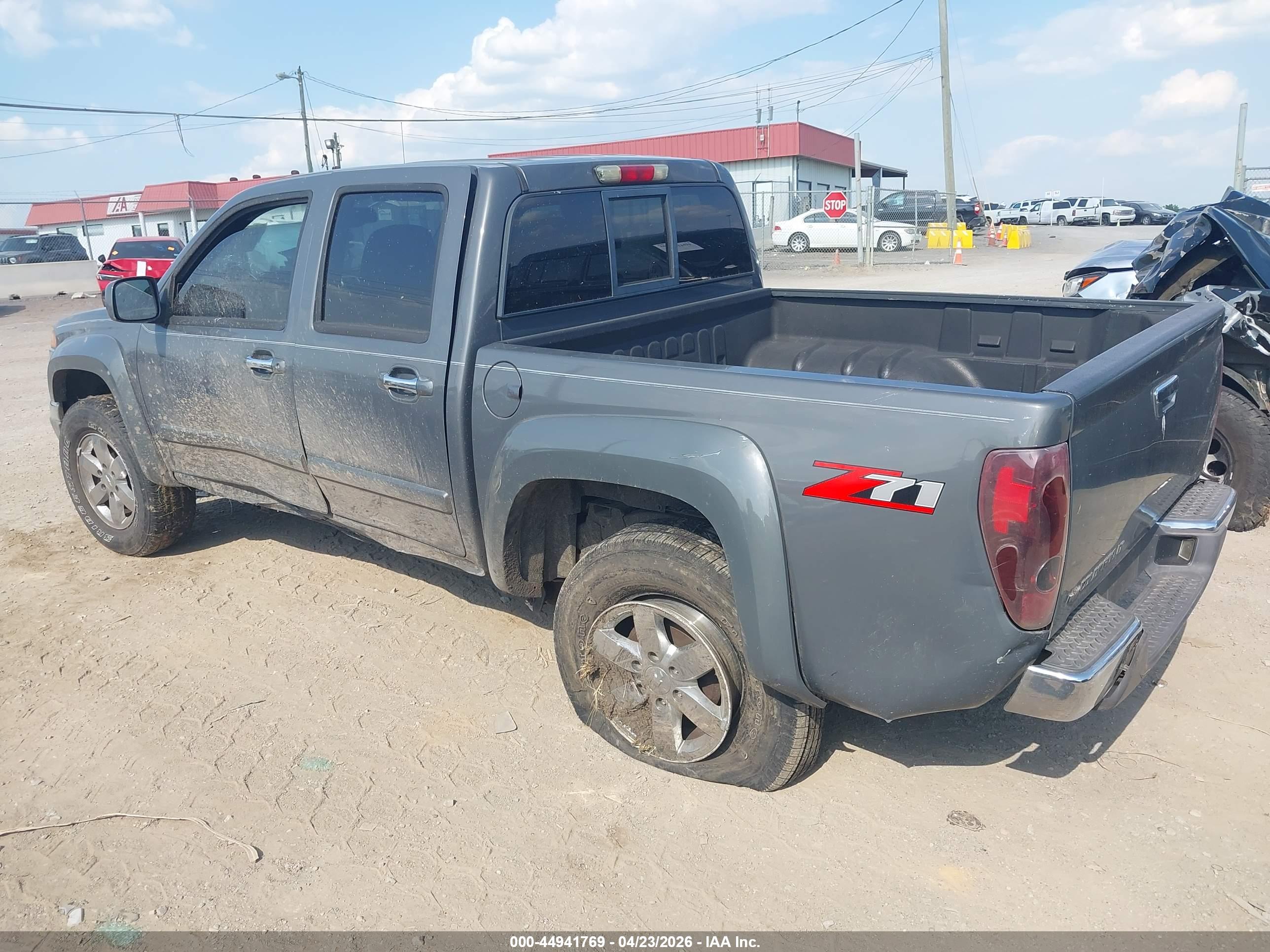 CHEVROLET COLORADO image 3