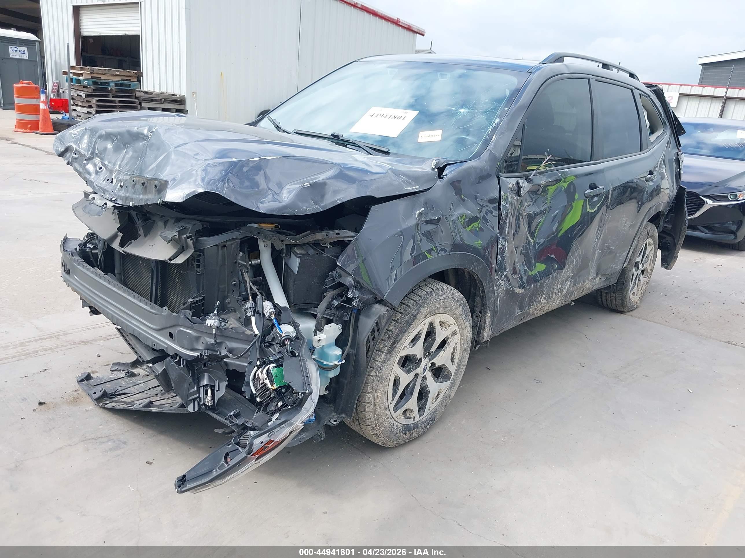 SUBARU FORESTER image 2